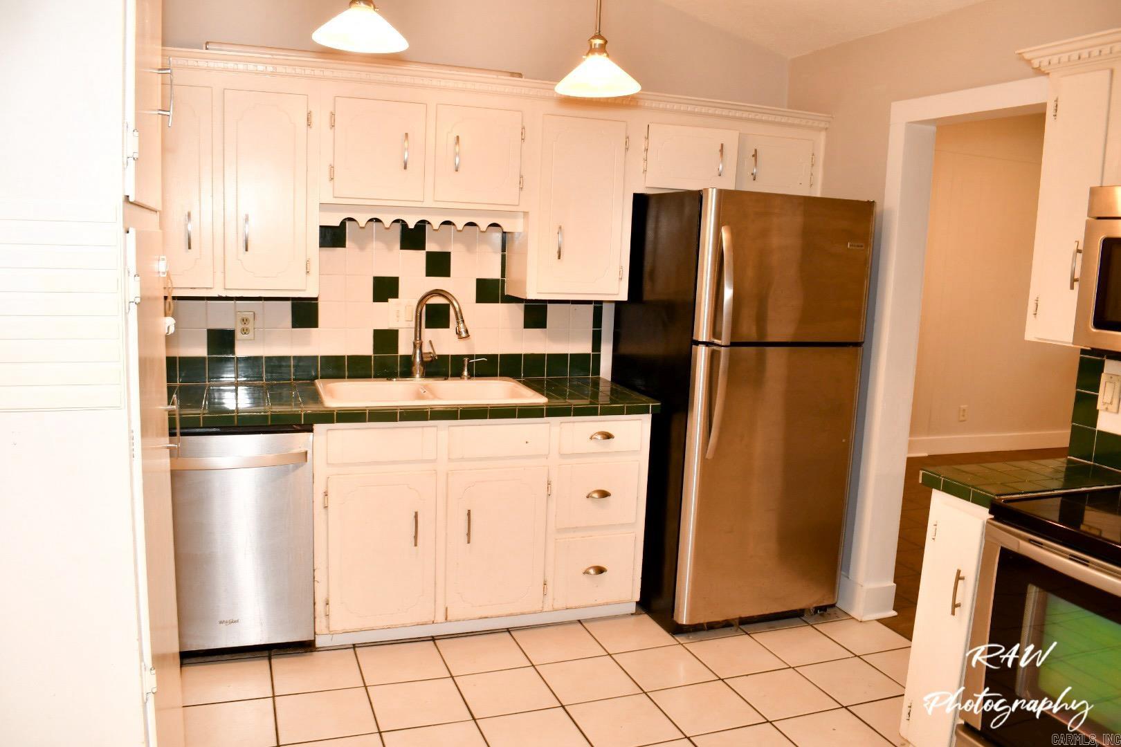 COUNTRY CLUB PARK - Residential