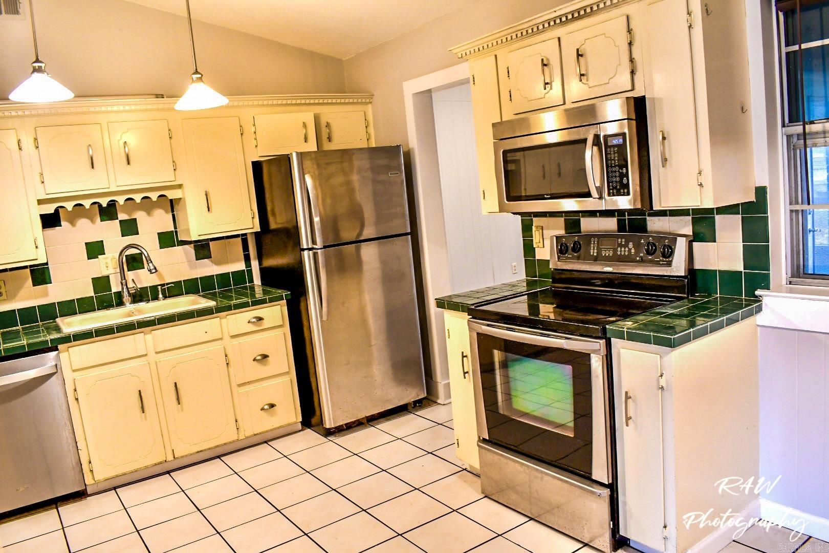 COUNTRY CLUB PARK - Residential