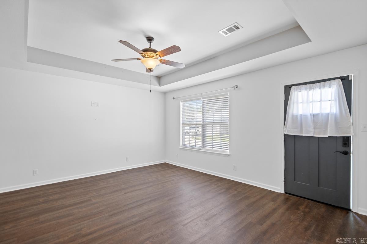 WISTERIA VINEYARD - Residential