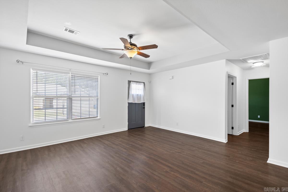 WISTERIA VINEYARD - Residential