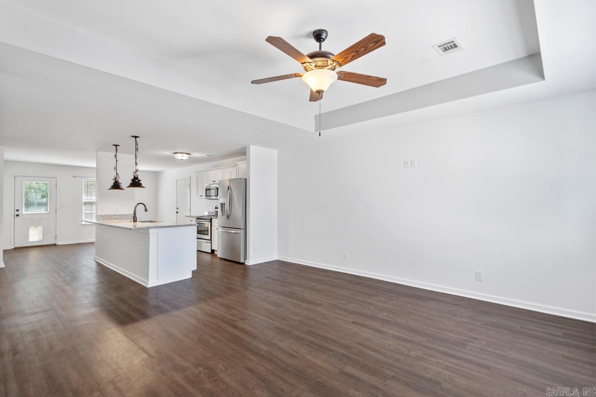 WISTERIA VINEYARD - Residential