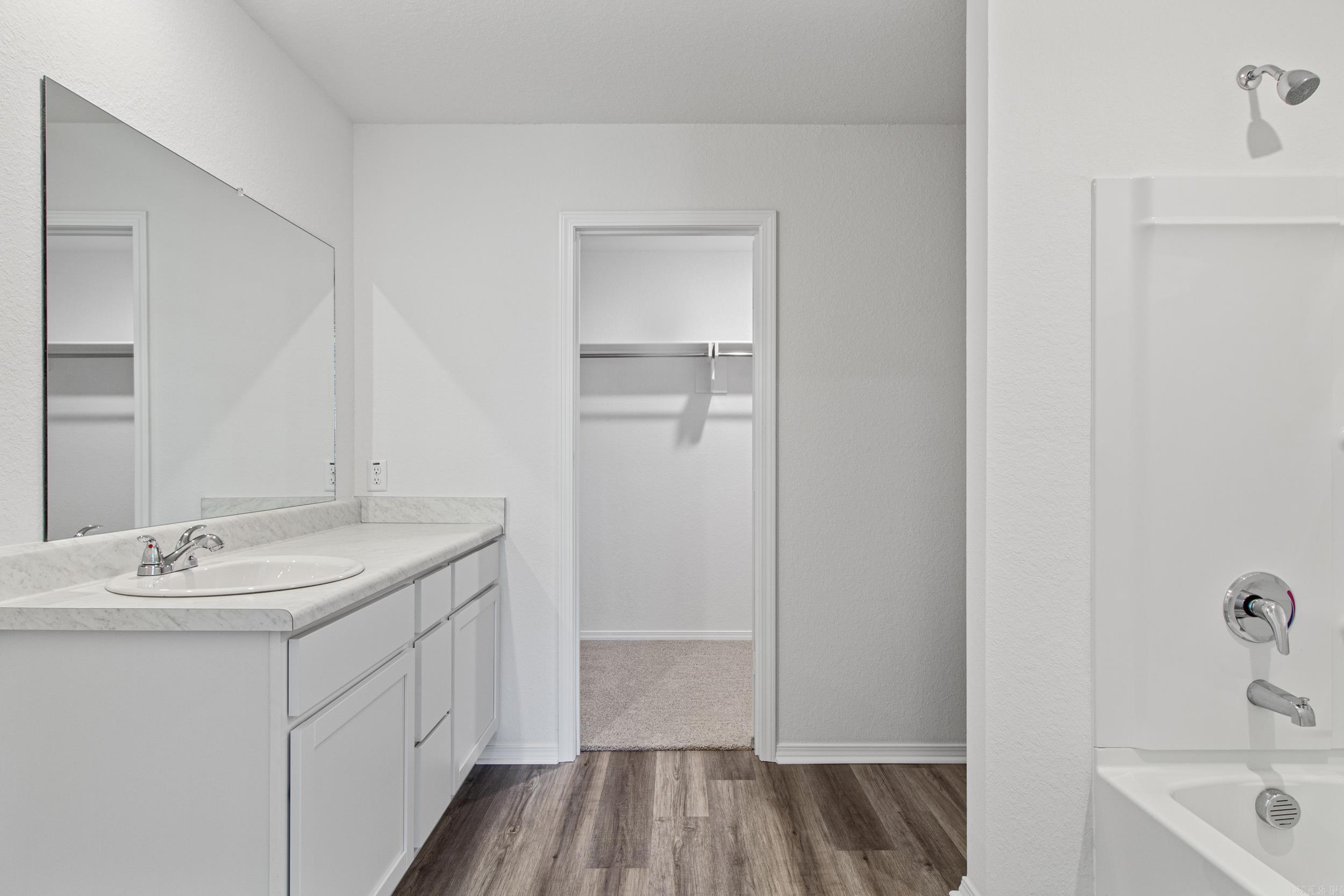 COUNTRY CLUB OF ARK THE - Residential