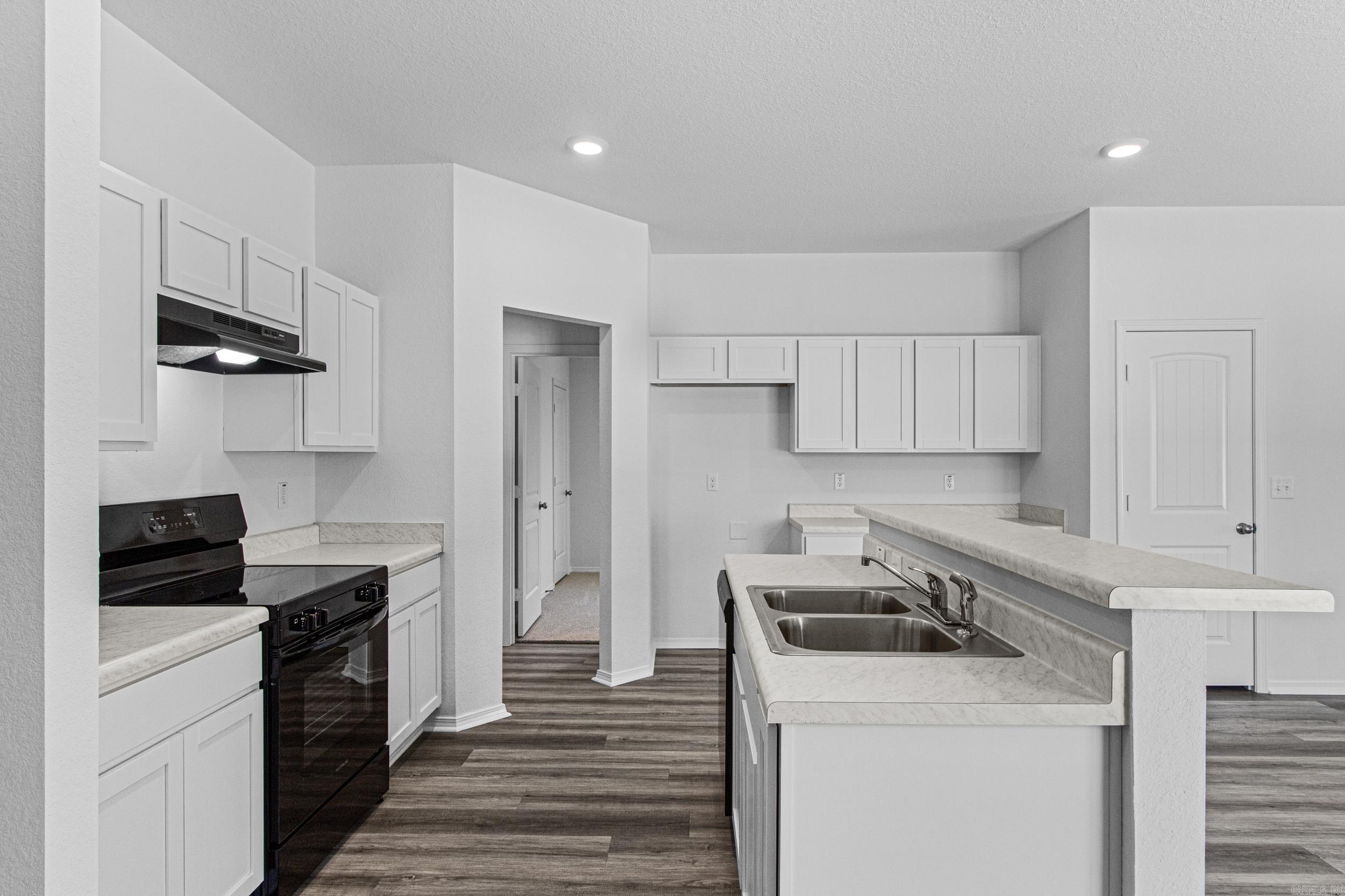 COUNTRY CLUB OF ARK THE - Residential