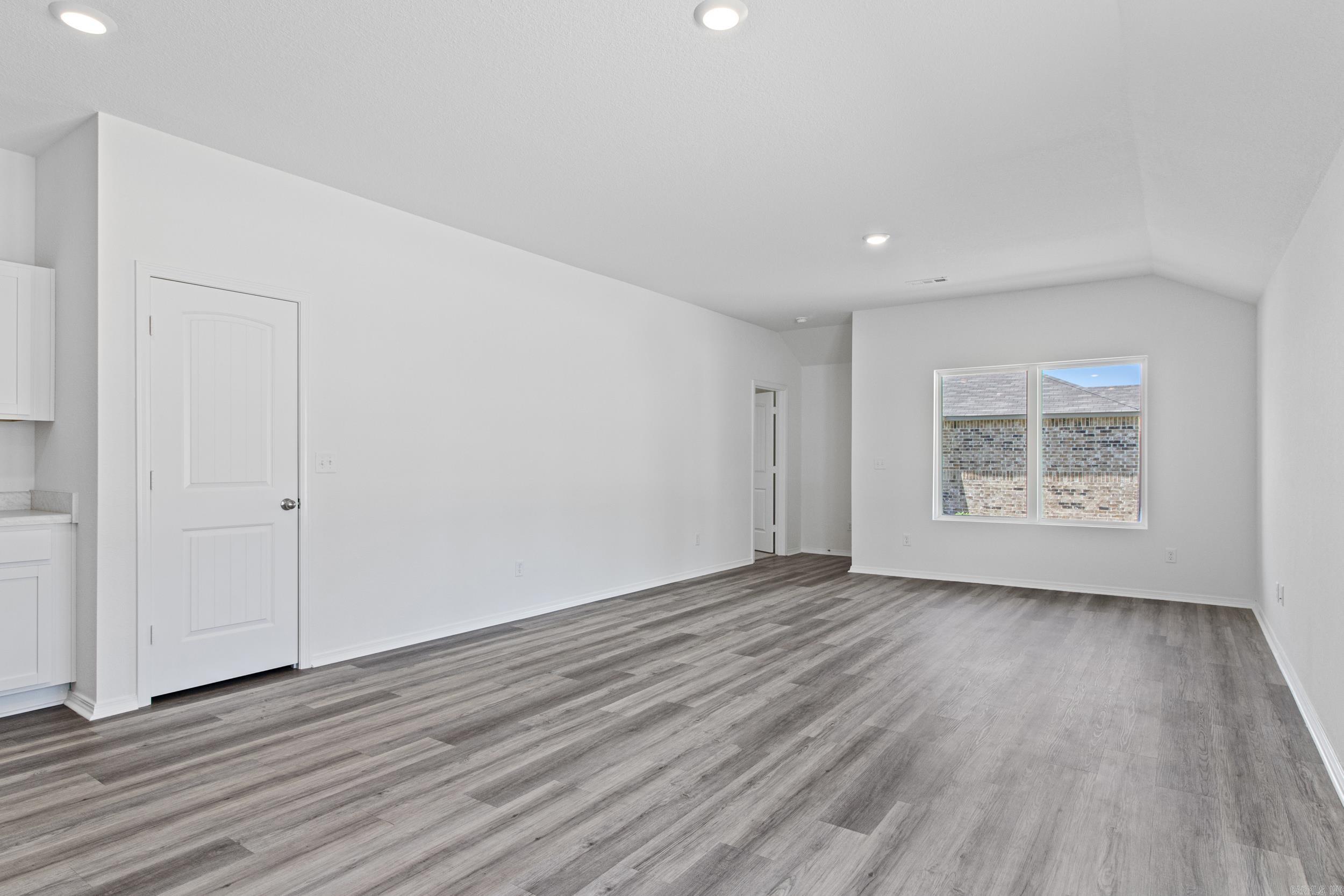 COUNTRY CLUB OF ARK THE - Residential