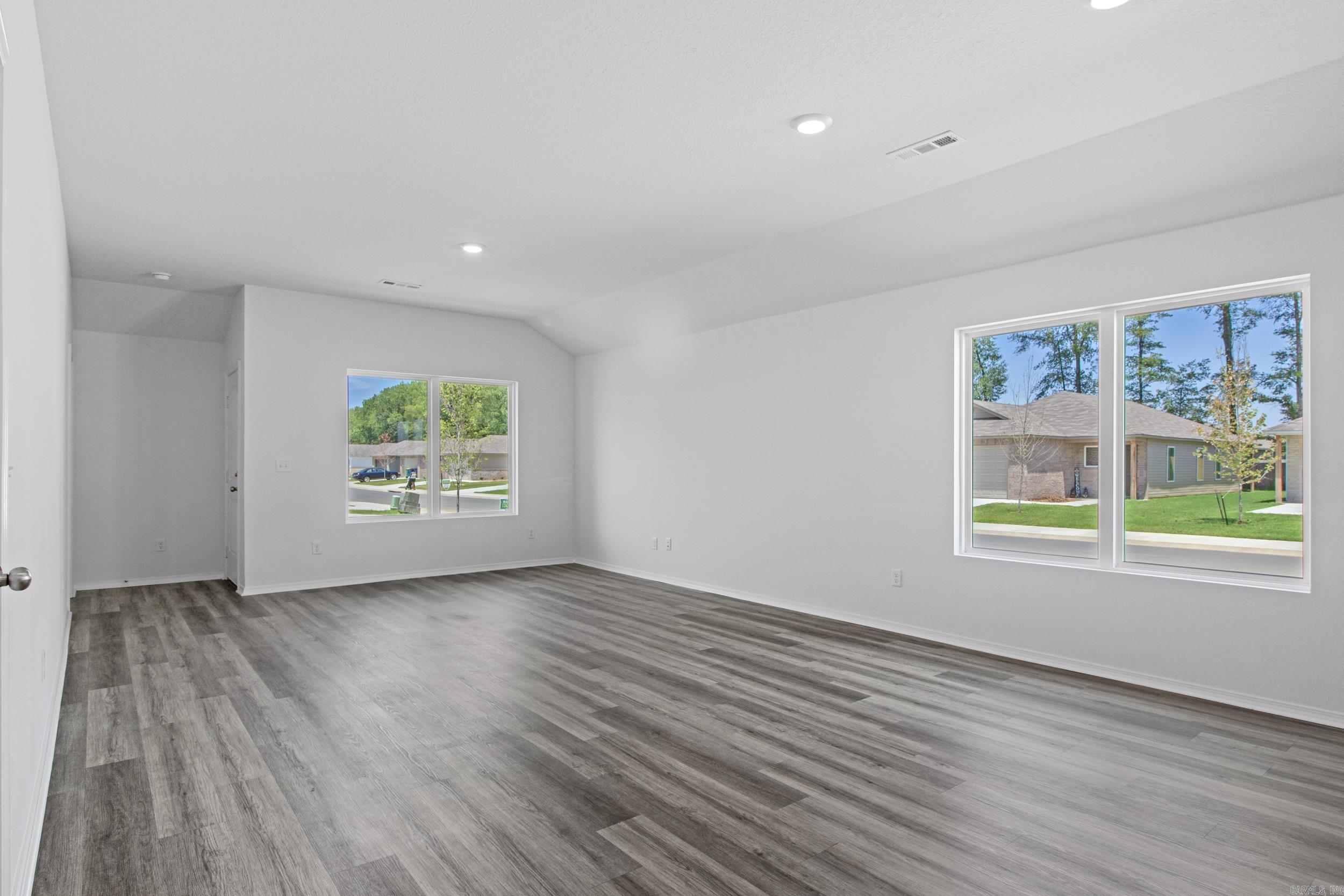 COUNTRY CLUB OF ARK THE - Residential