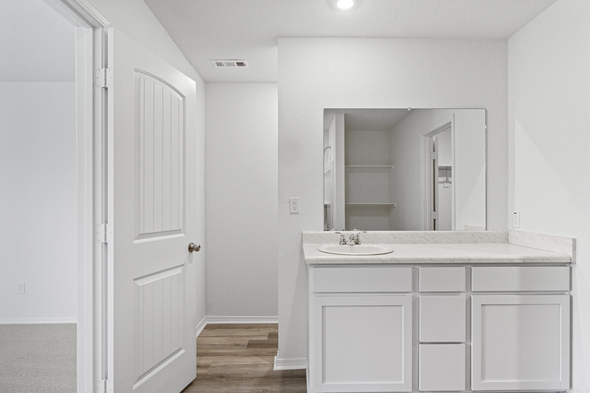 COUNTRY CLUB OF ARK THE - Residential