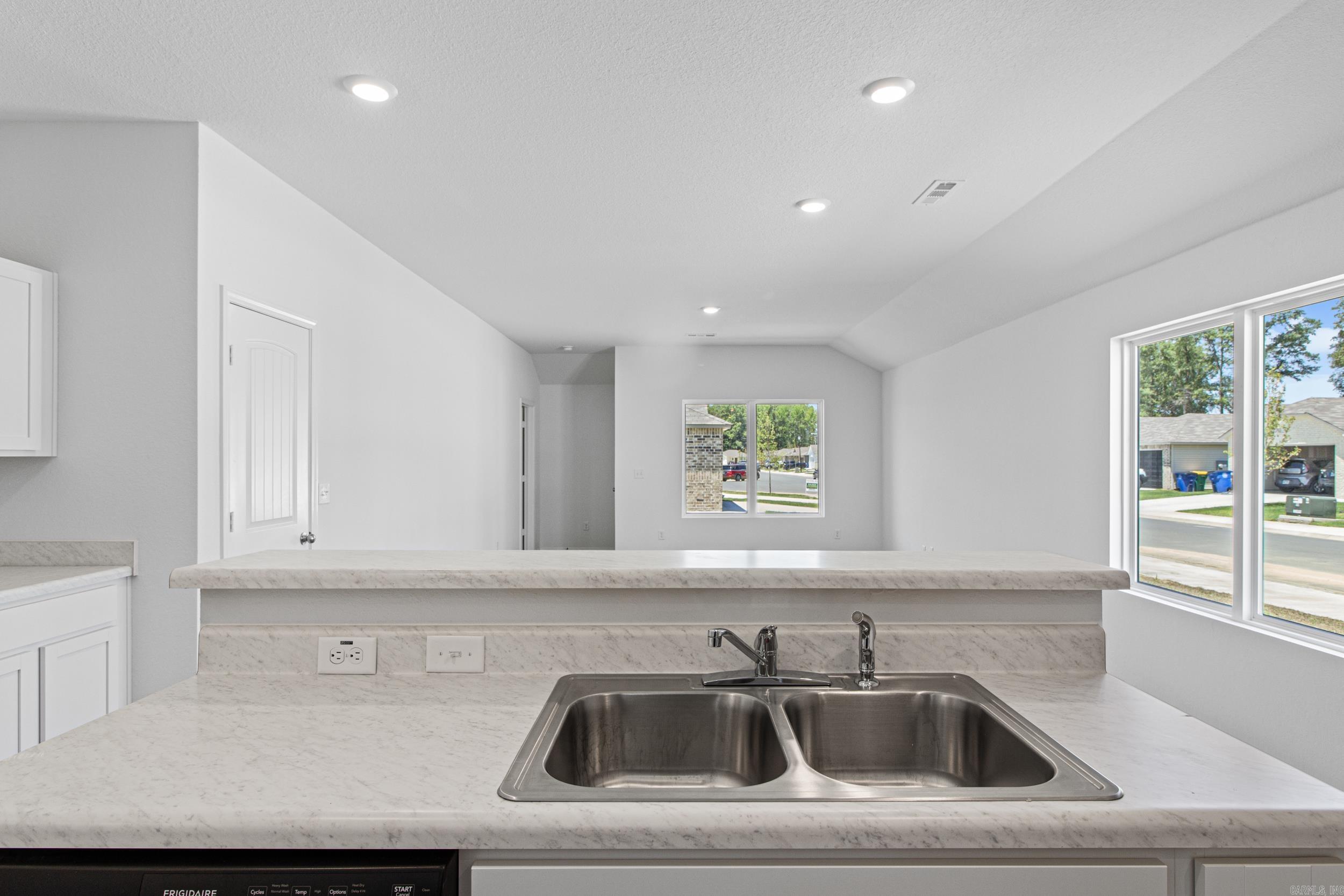 COUNTRY CLUB OF ARK THE - Residential