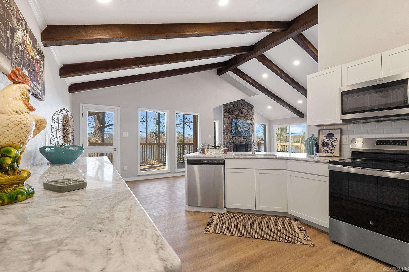 INDIANHEAD LAKES EST - Residential