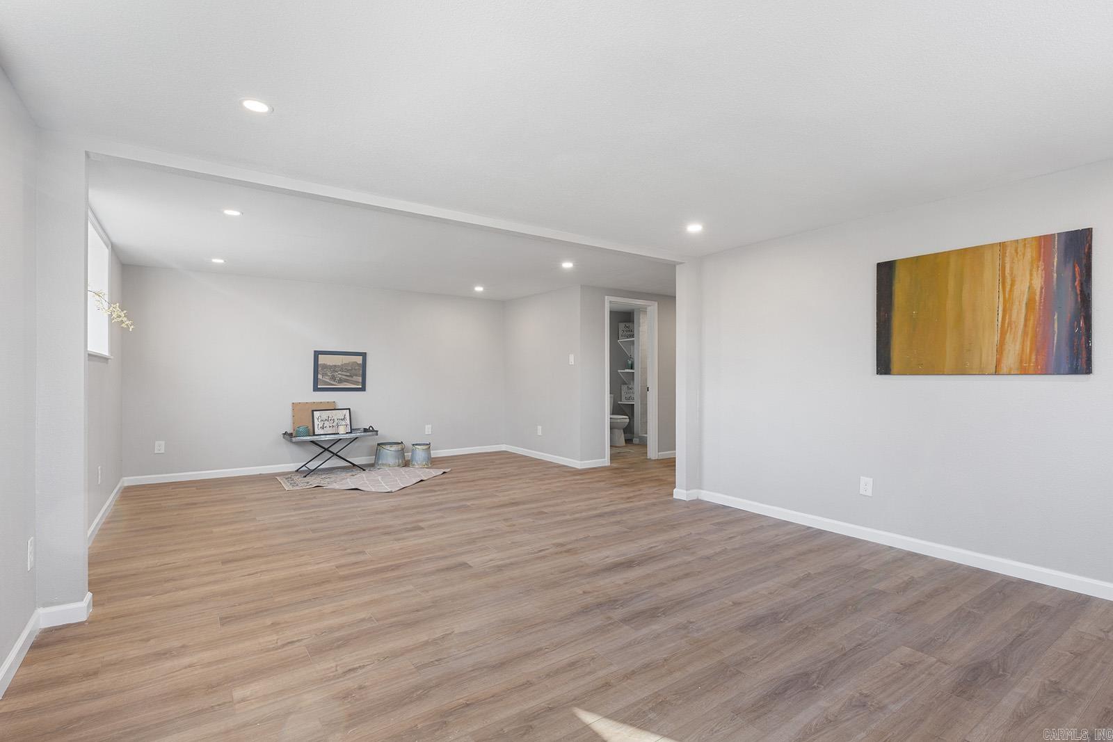 INDIANHEAD LAKES EST - Residential