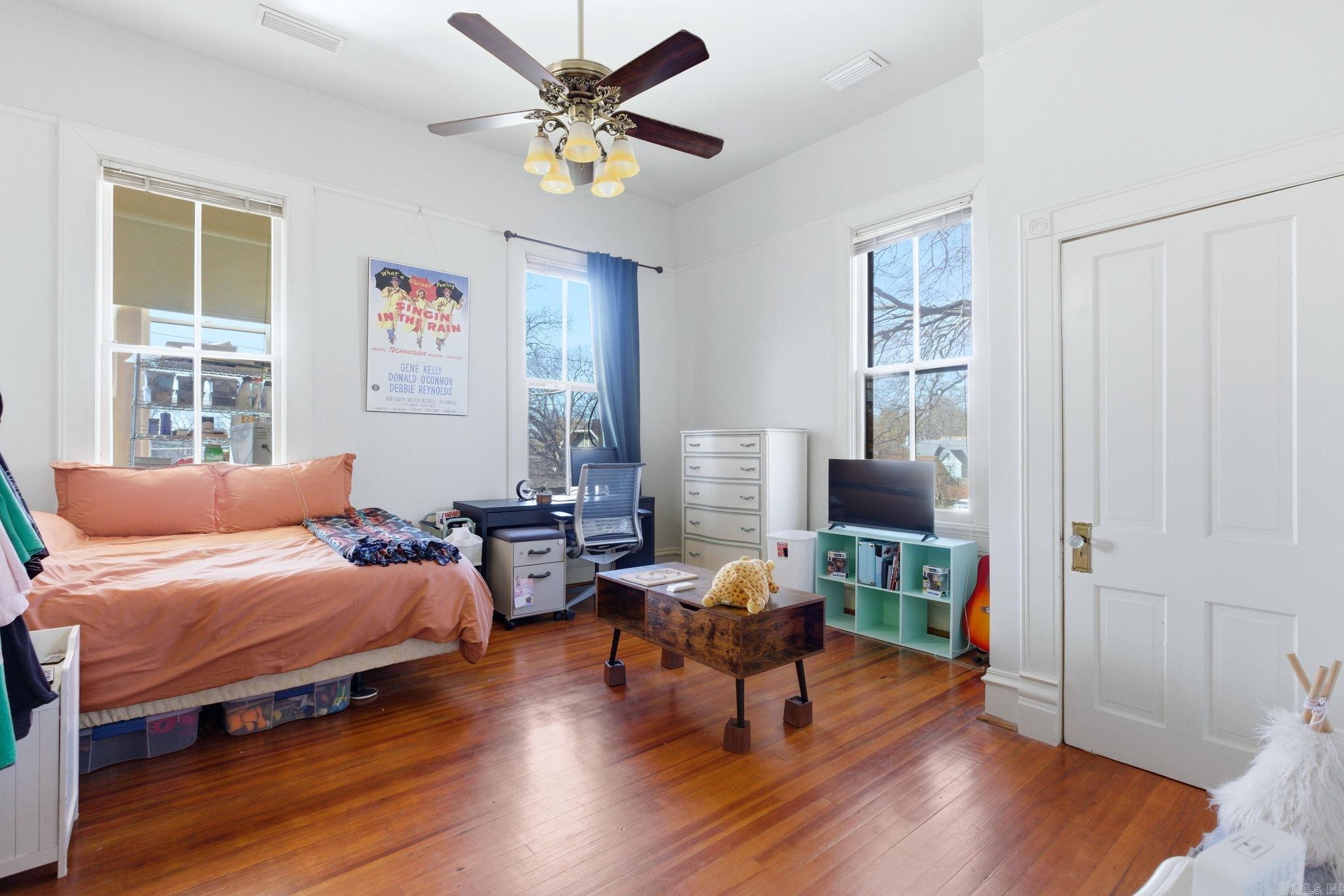 Weldon E Wrights - Residential