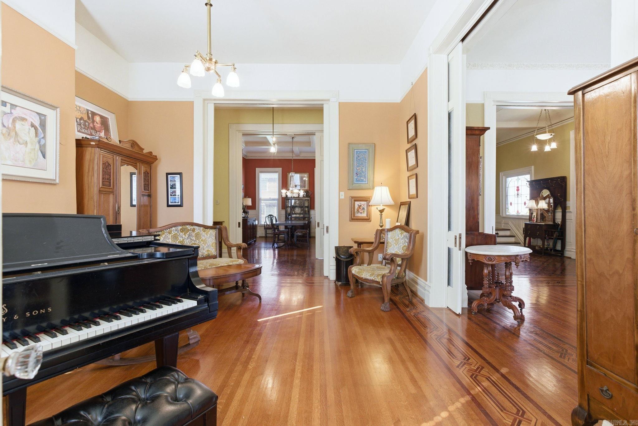 Weldon E Wrights - Residential