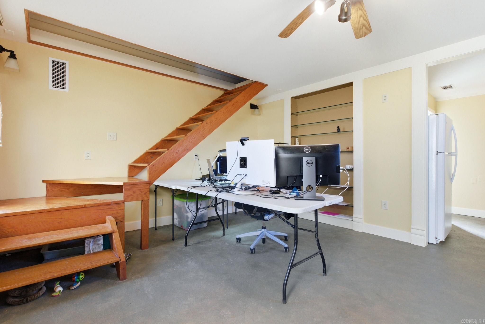 Weldon E Wrights - Residential