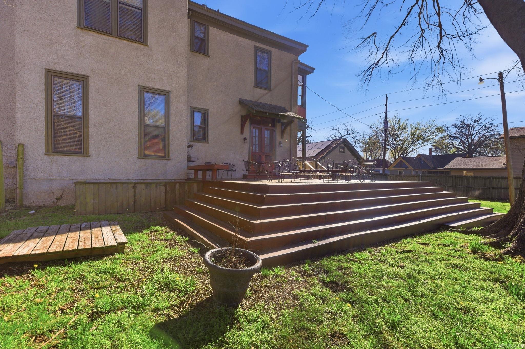 Weldon E Wrights - Residential