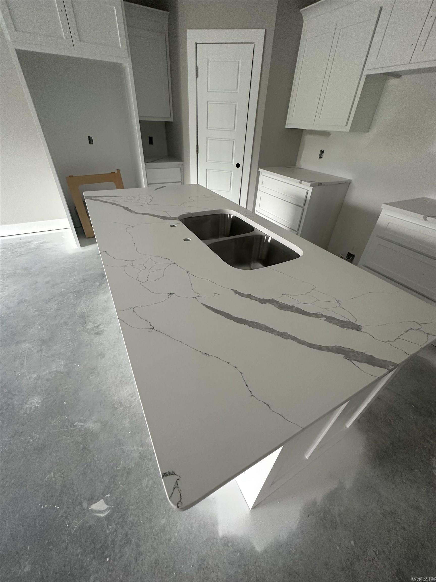 ISABELLE COURT - Residential