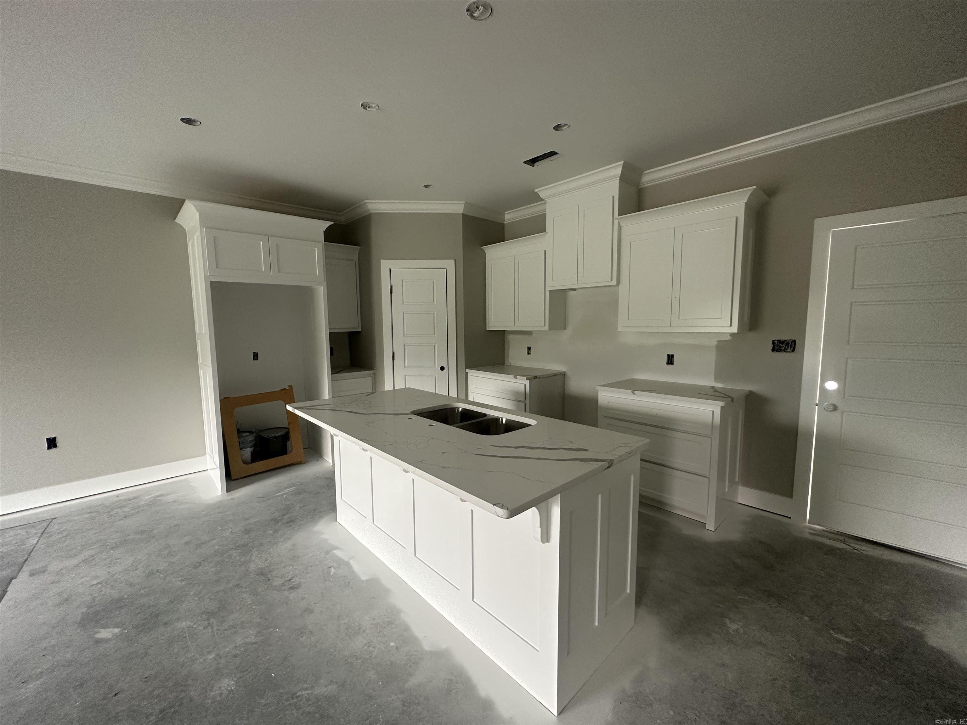 ISABELLE COURT - Residential