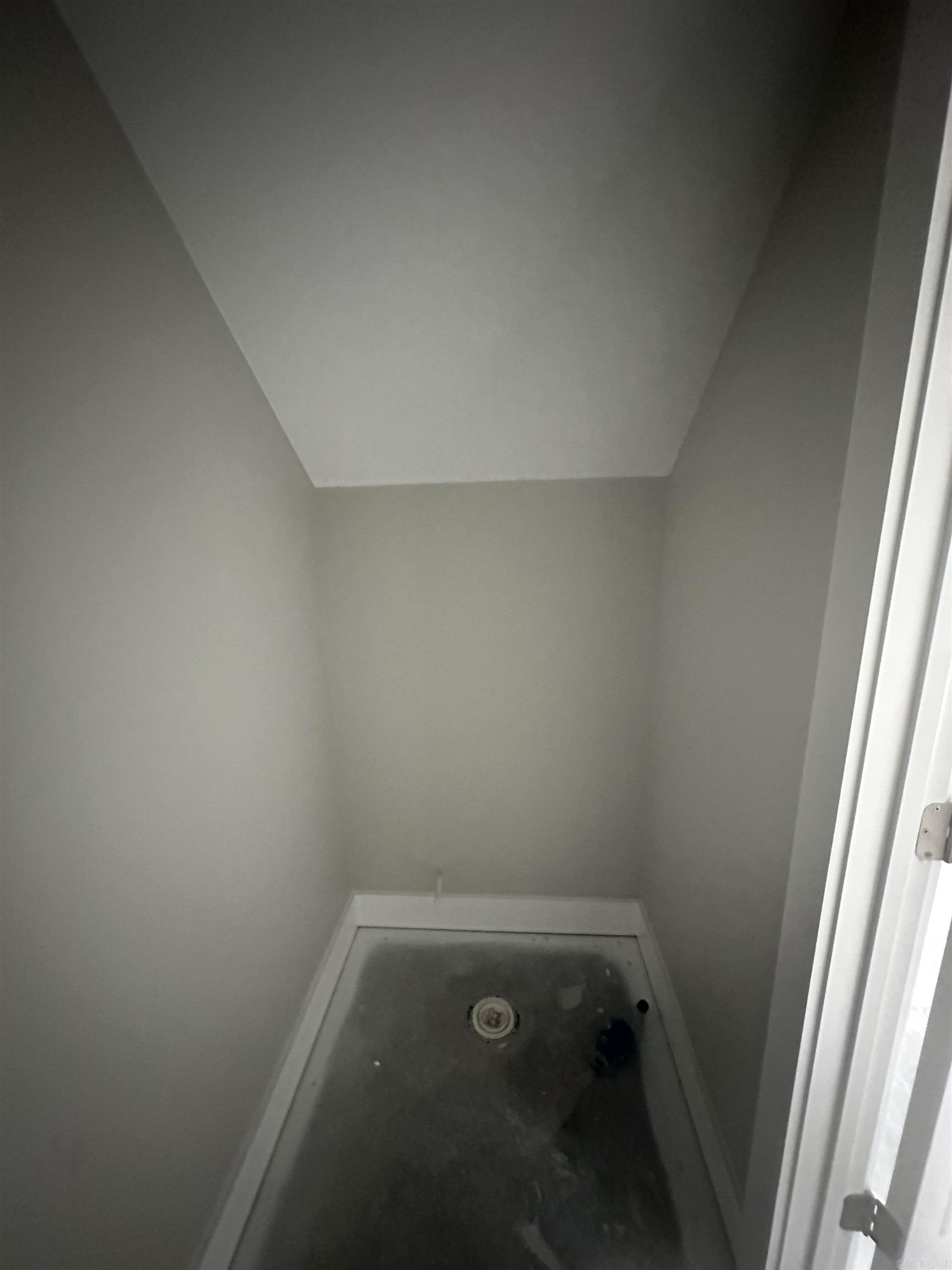 ISABELLE COURT - Residential