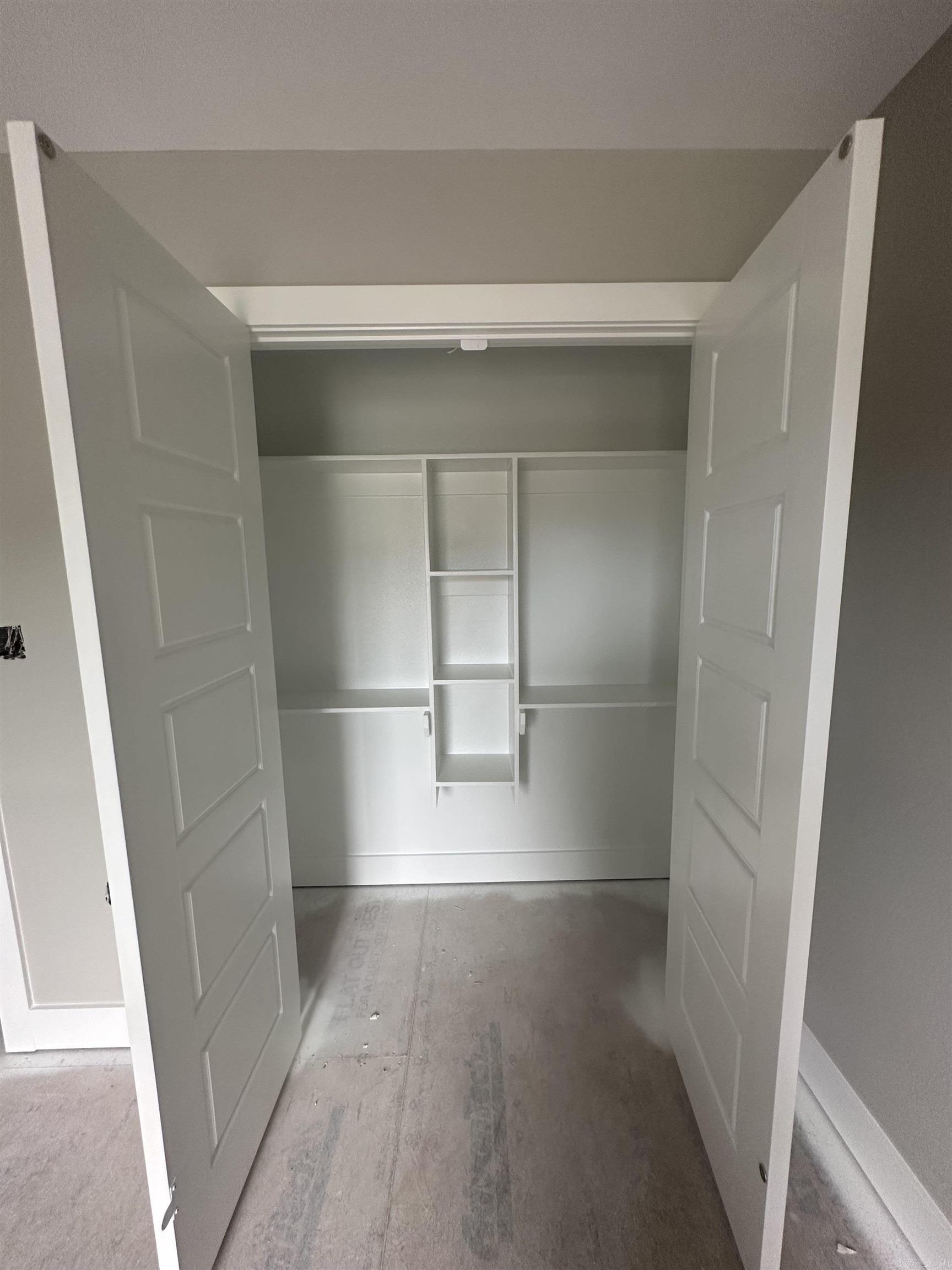 ISABELLE COURT - Residential