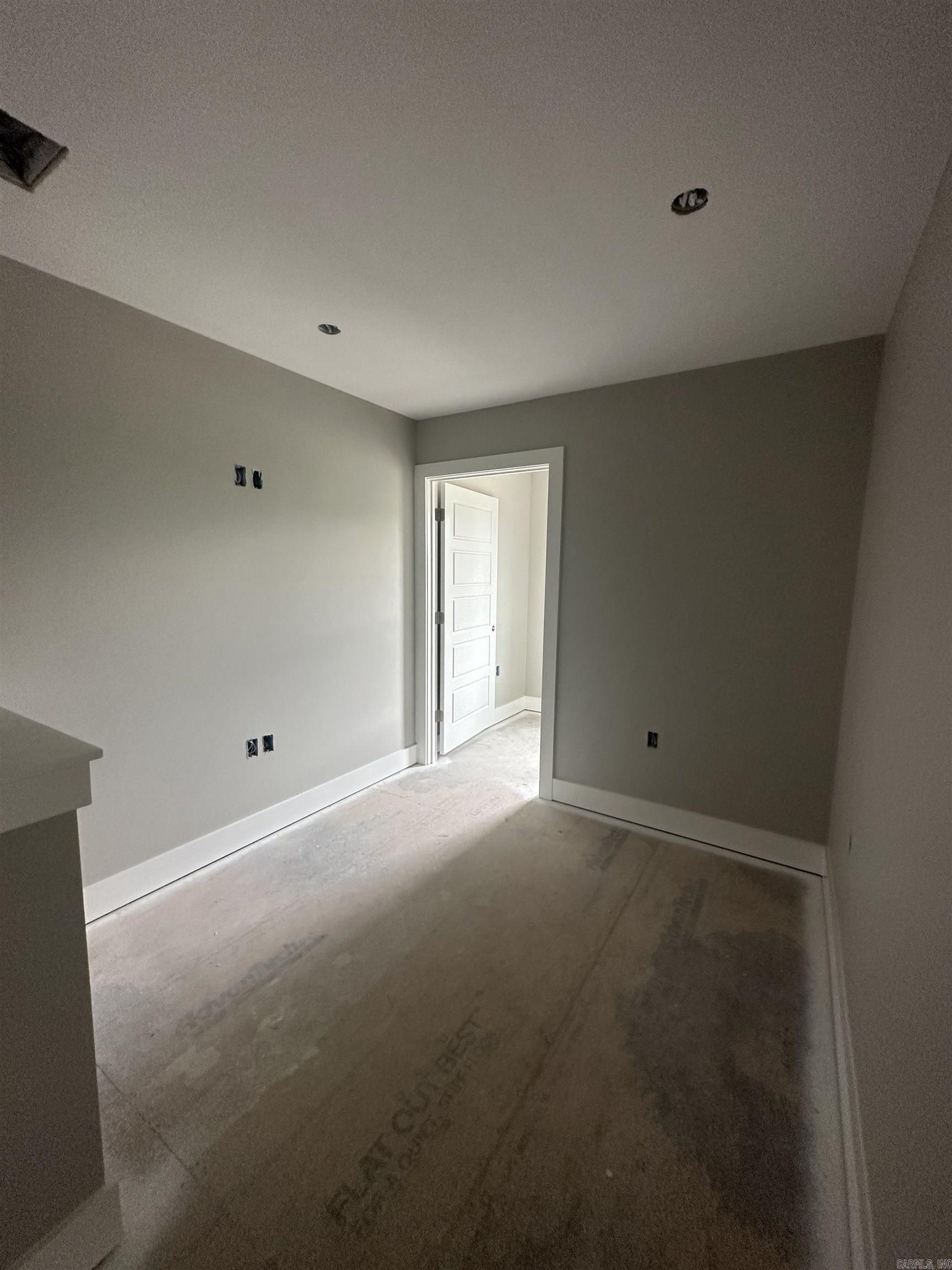 ISABELLE COURT - Residential