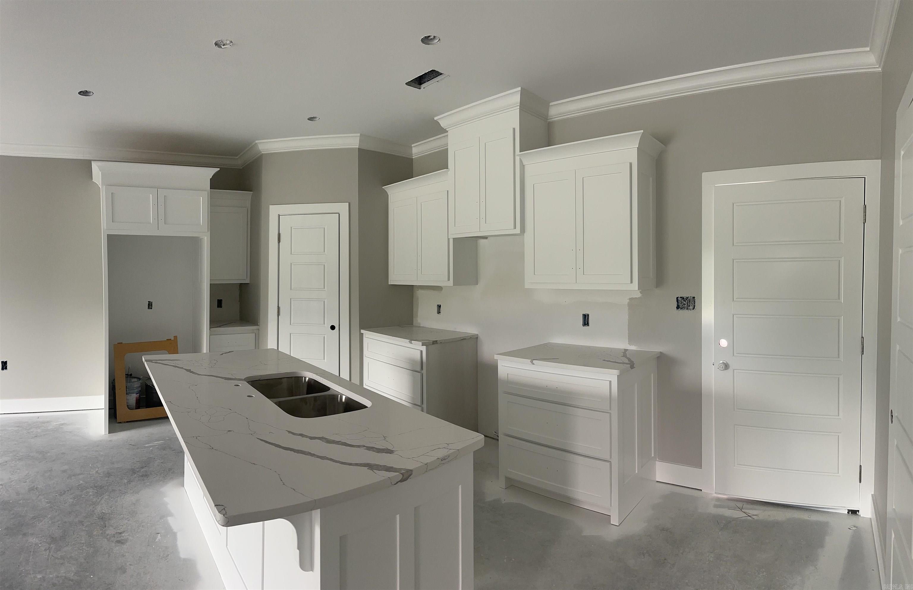 ISABELLE COURT - Residential