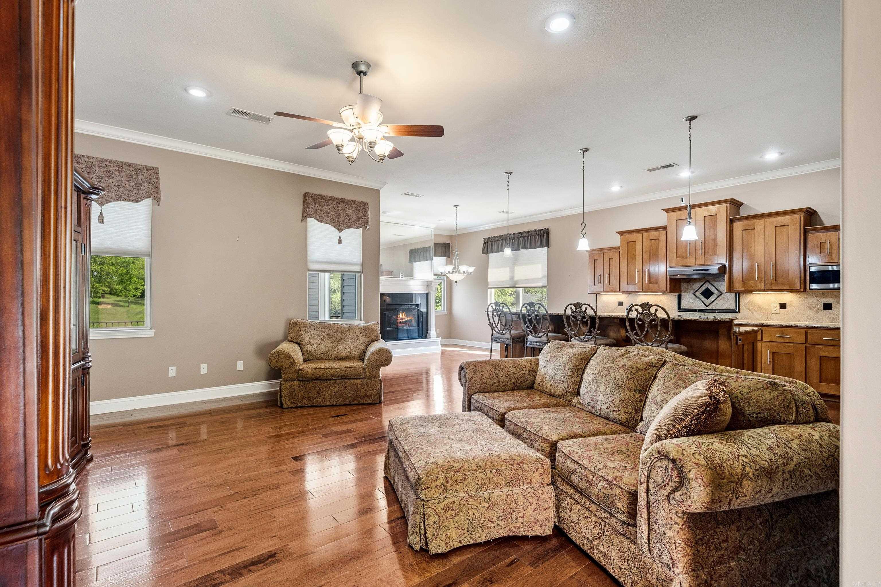 HUNTERS COVE - Residential