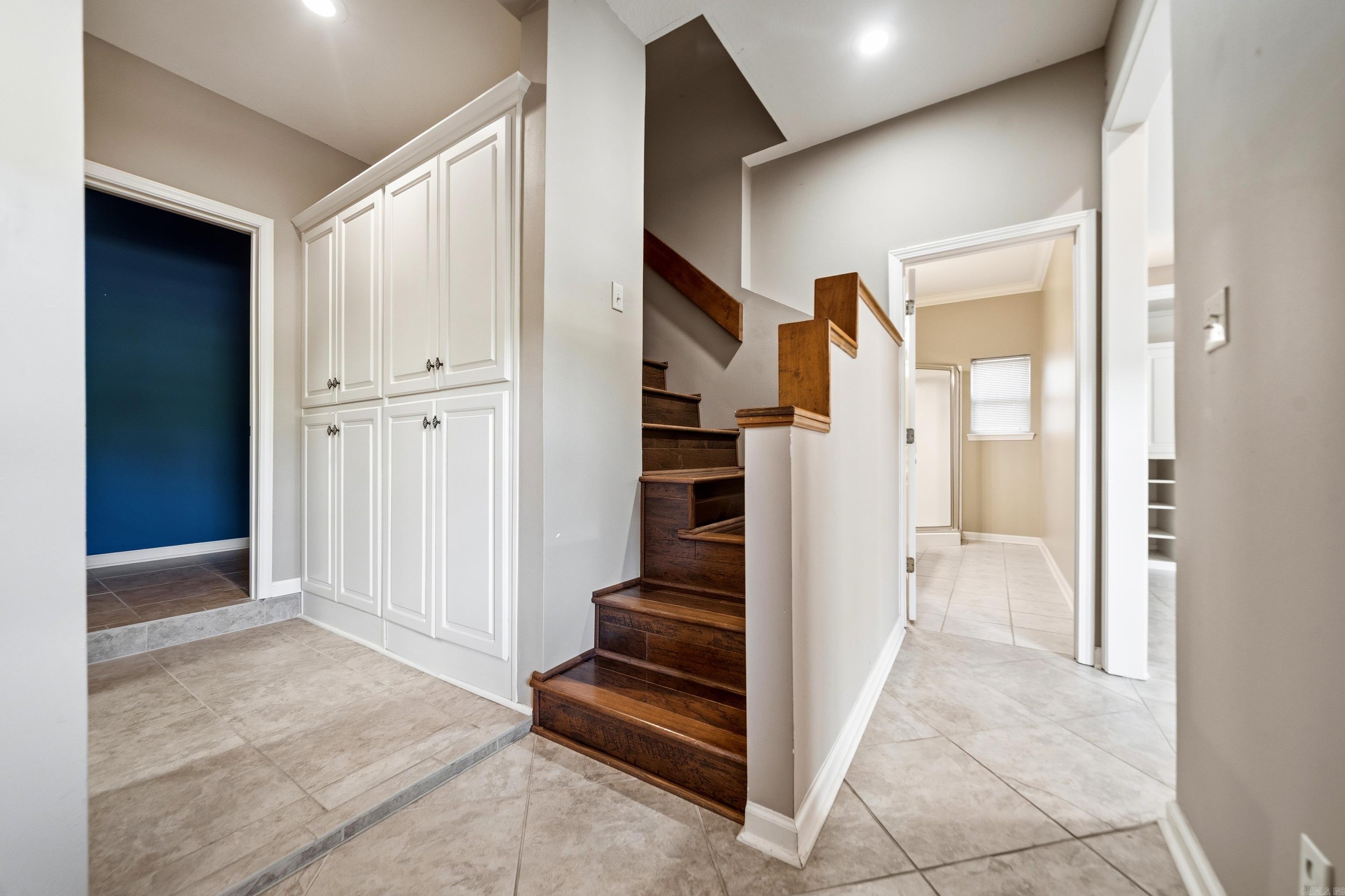 HUNTERS COVE - Residential