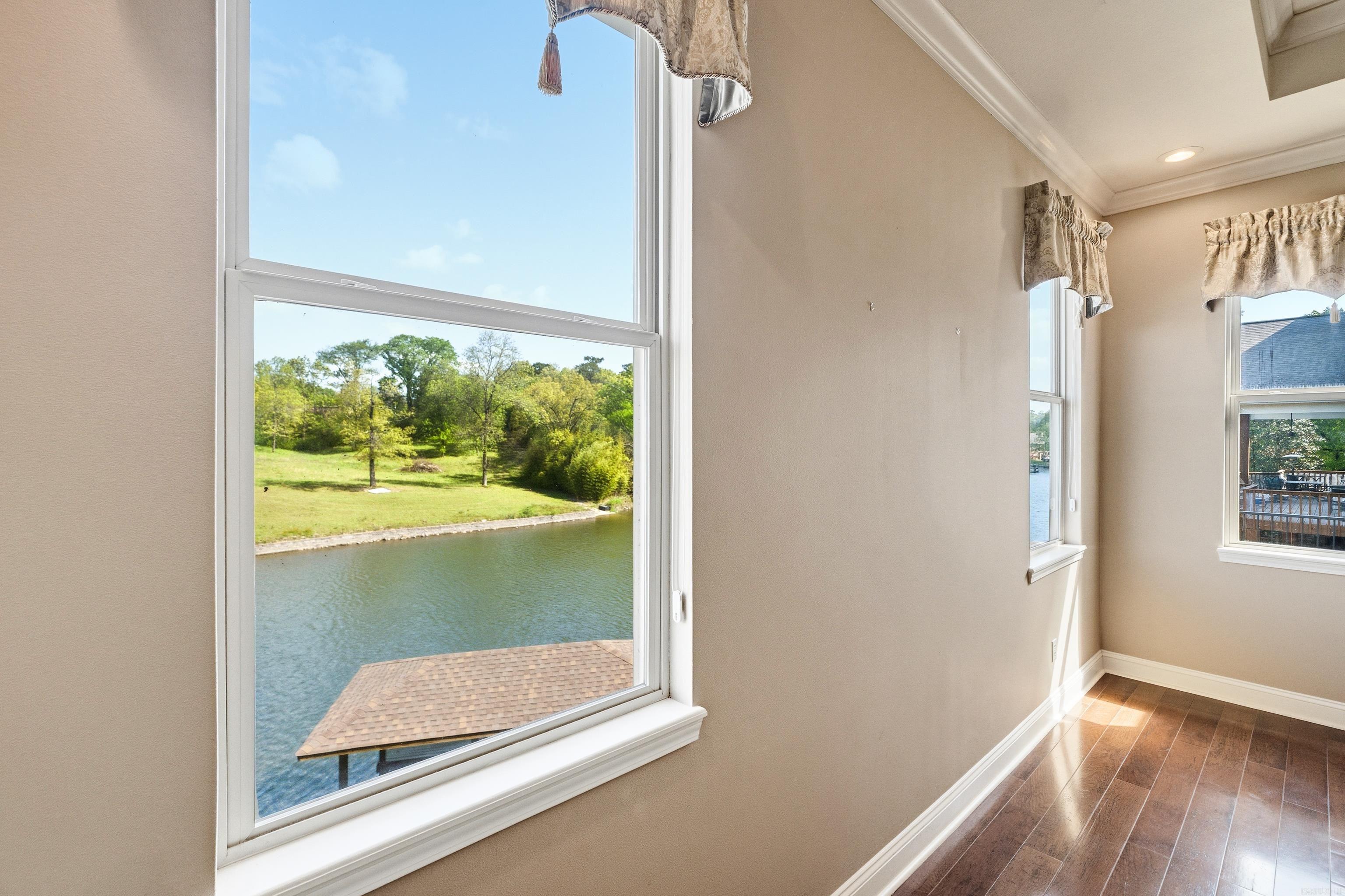 HUNTERS COVE - Residential