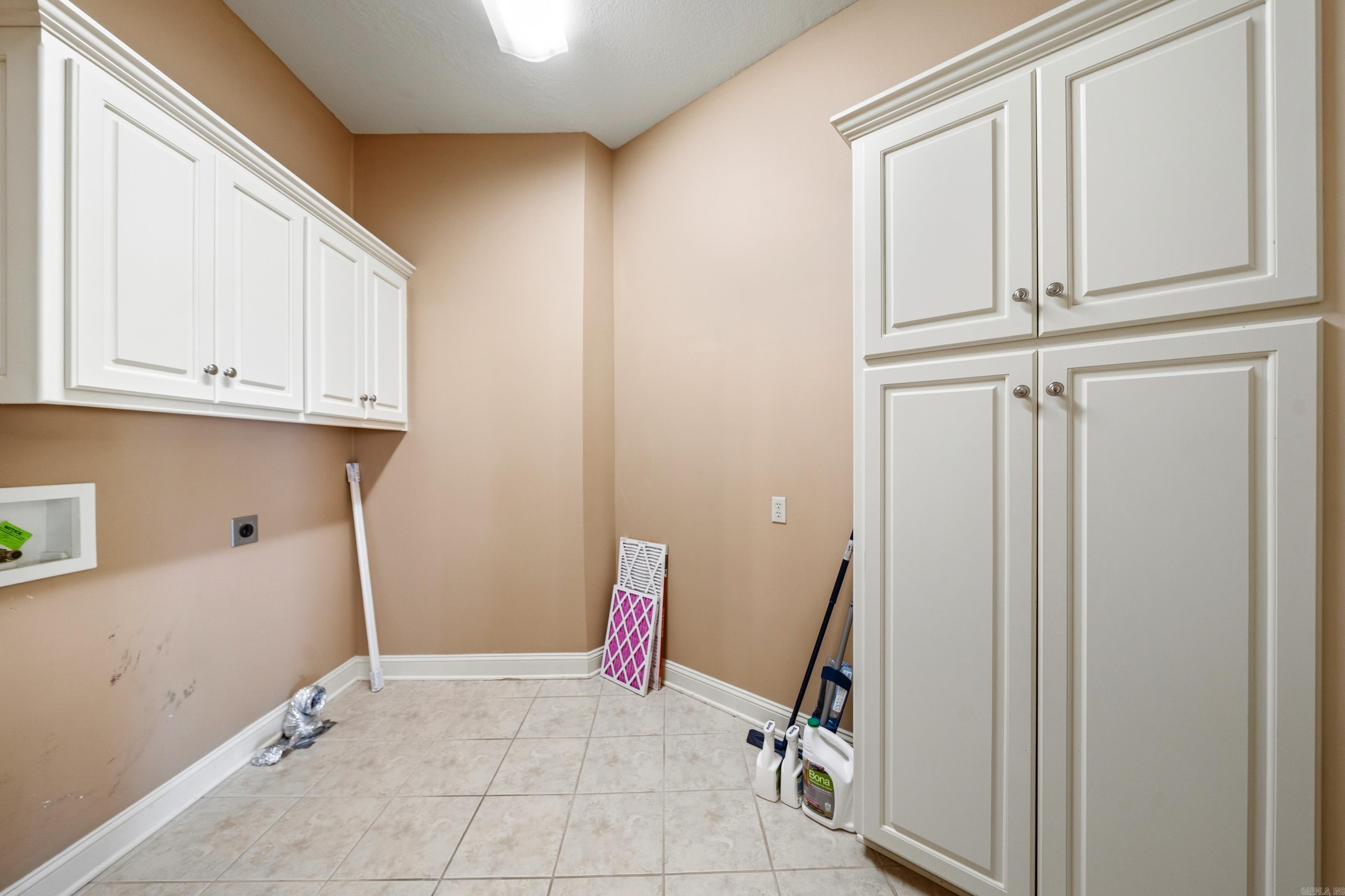 HUNTERS COVE - Residential