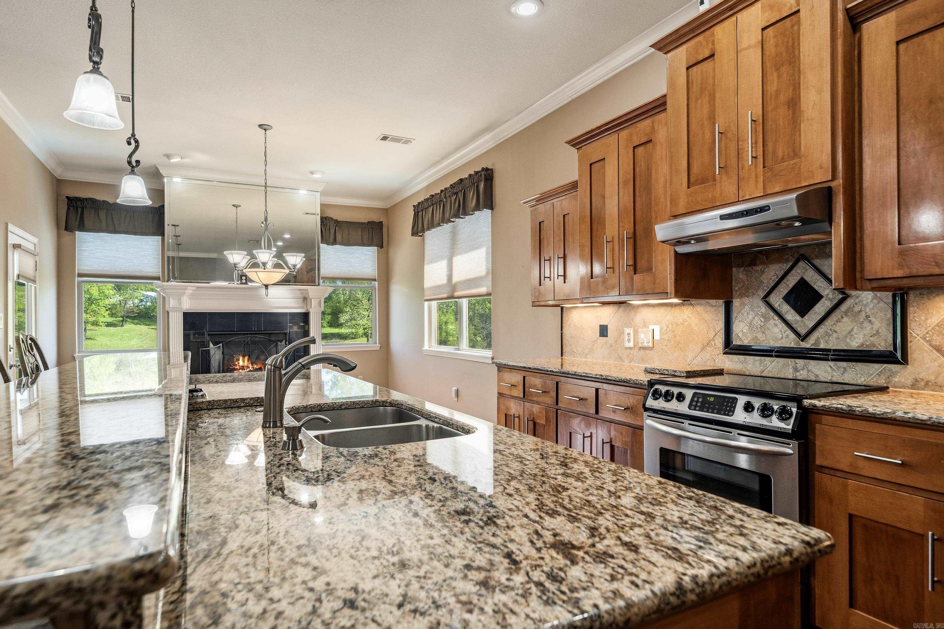 HUNTERS COVE - Residential