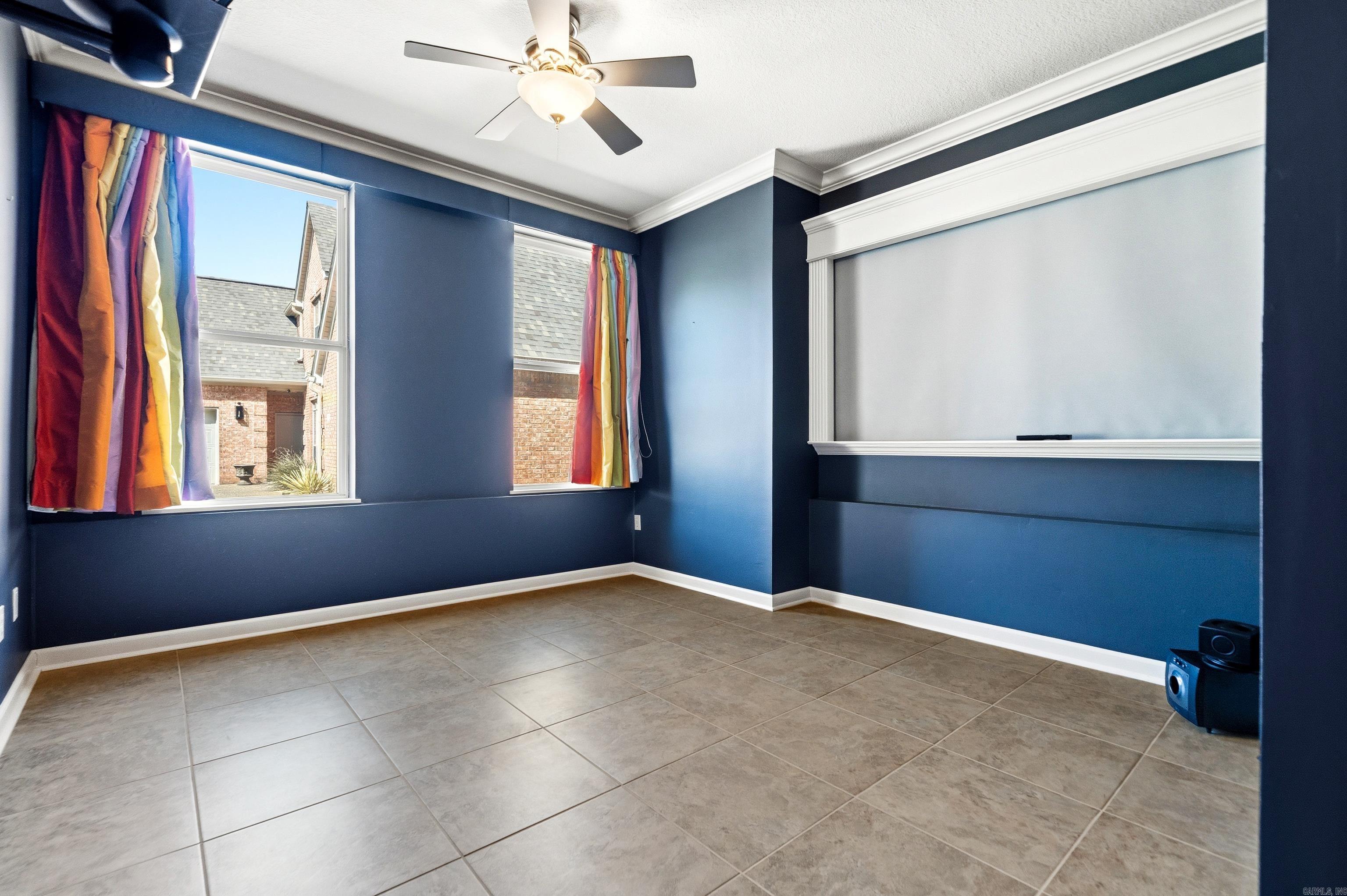 HUNTERS COVE - Residential