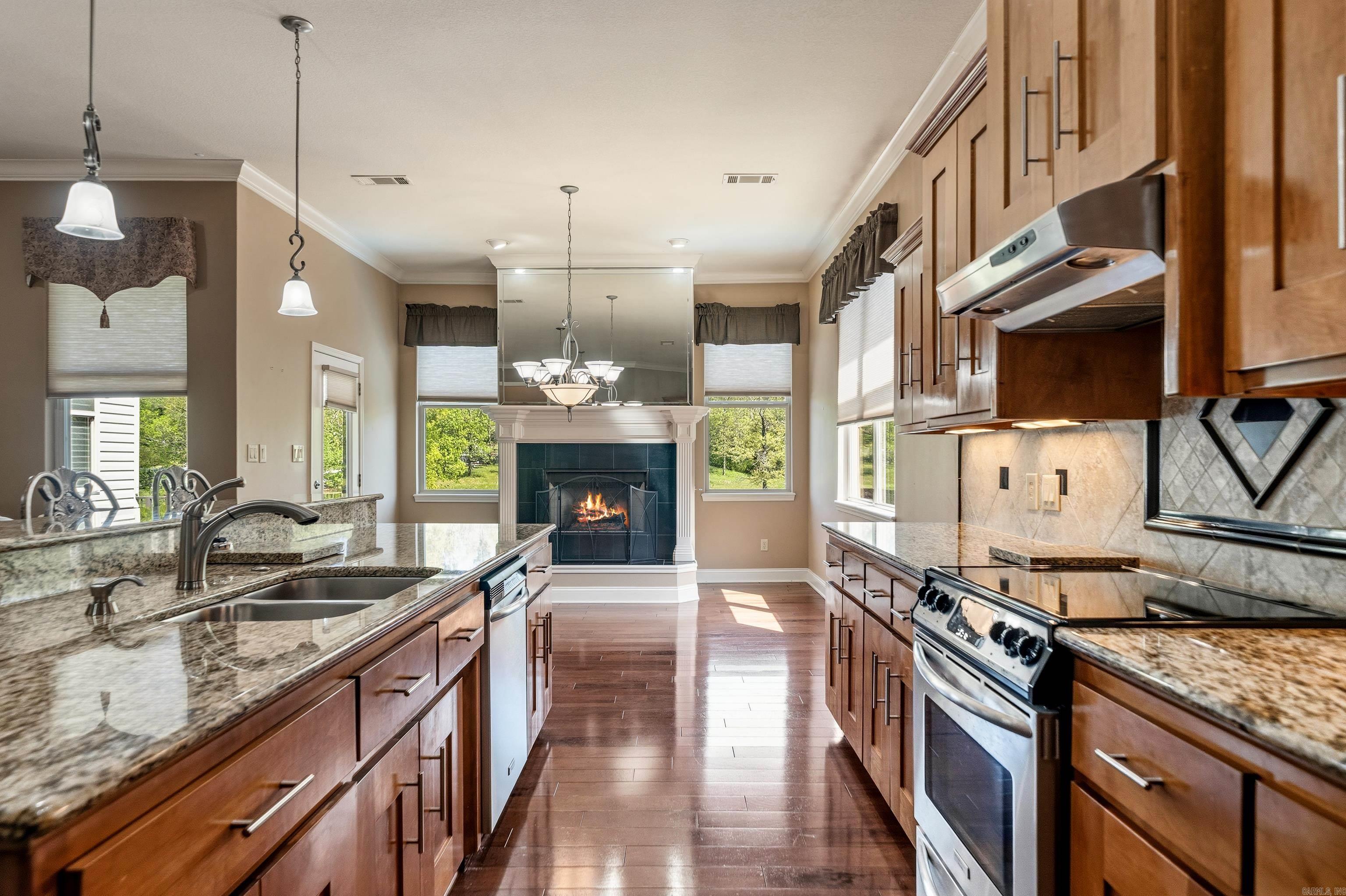 HUNTERS COVE - Residential