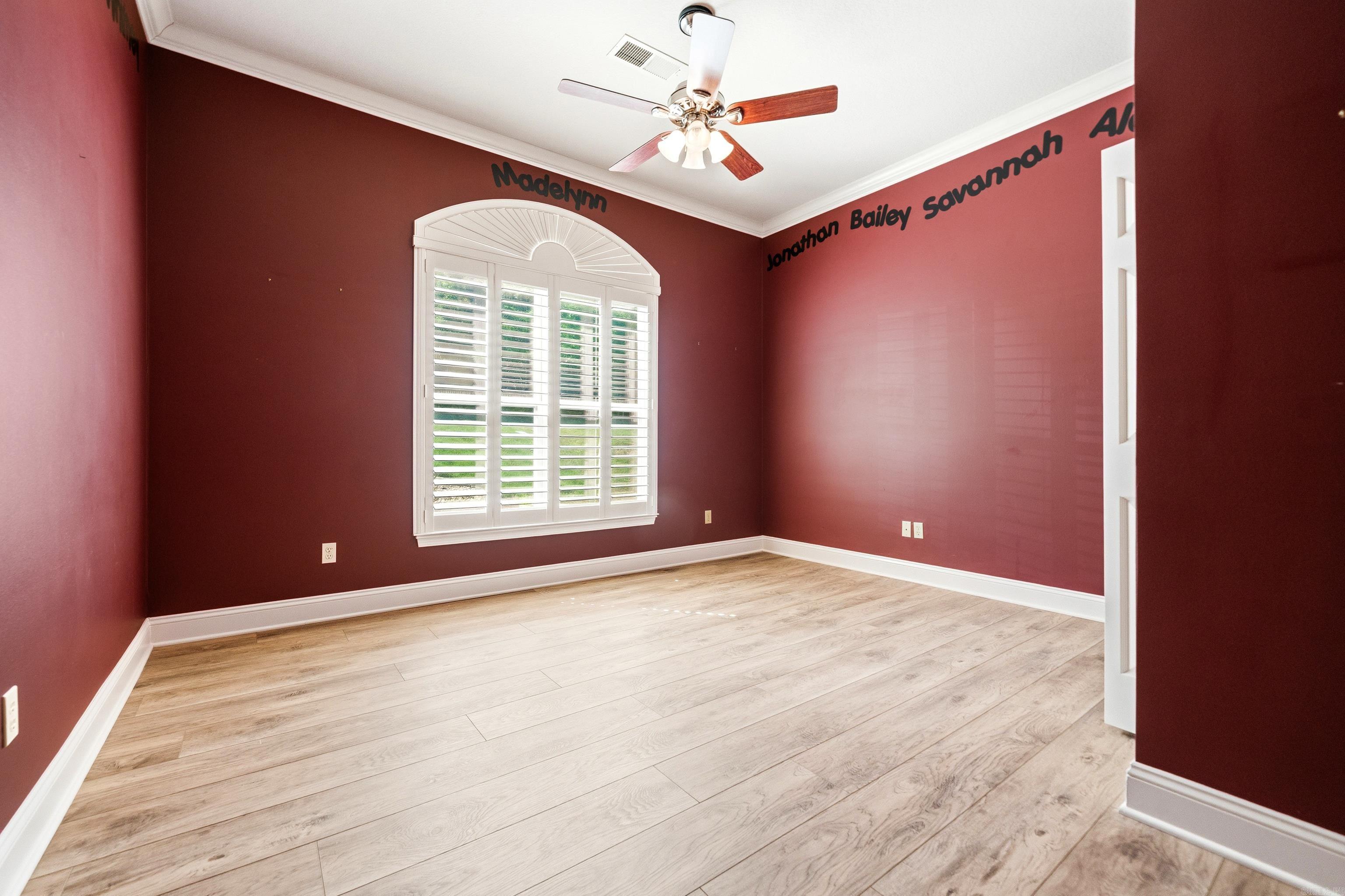 HUNTERS COVE - Residential