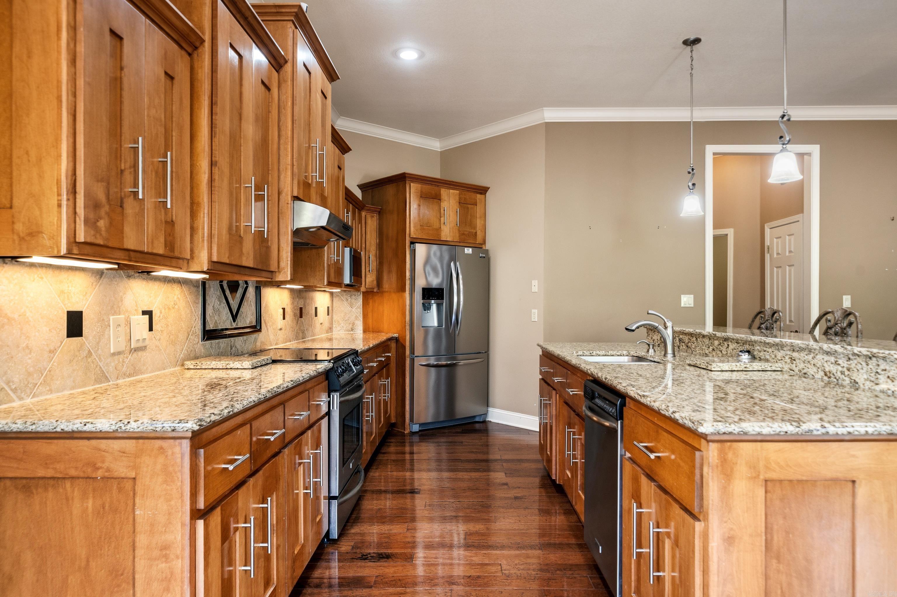 HUNTERS COVE - Residential