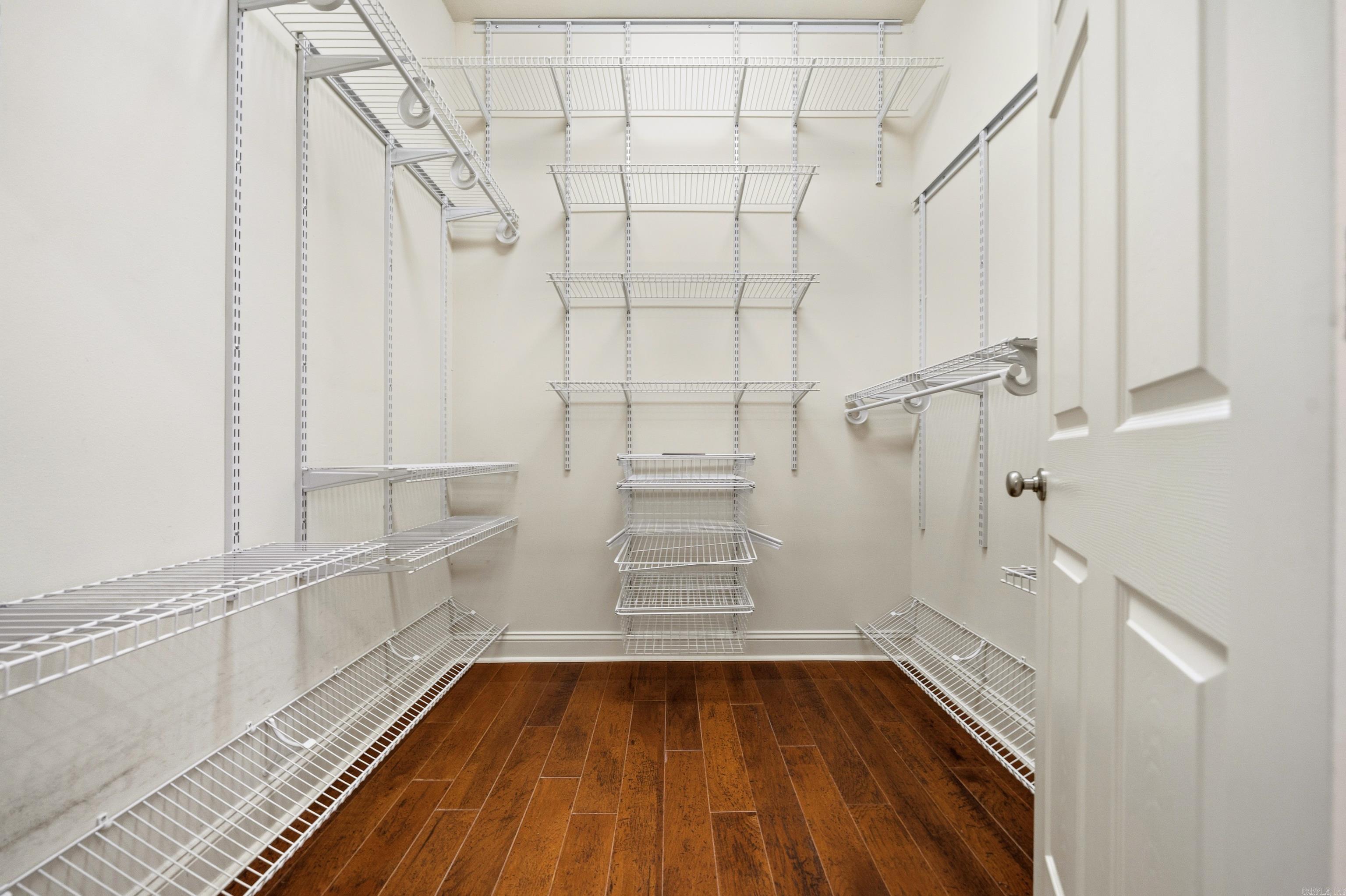 HUNTERS COVE - Residential