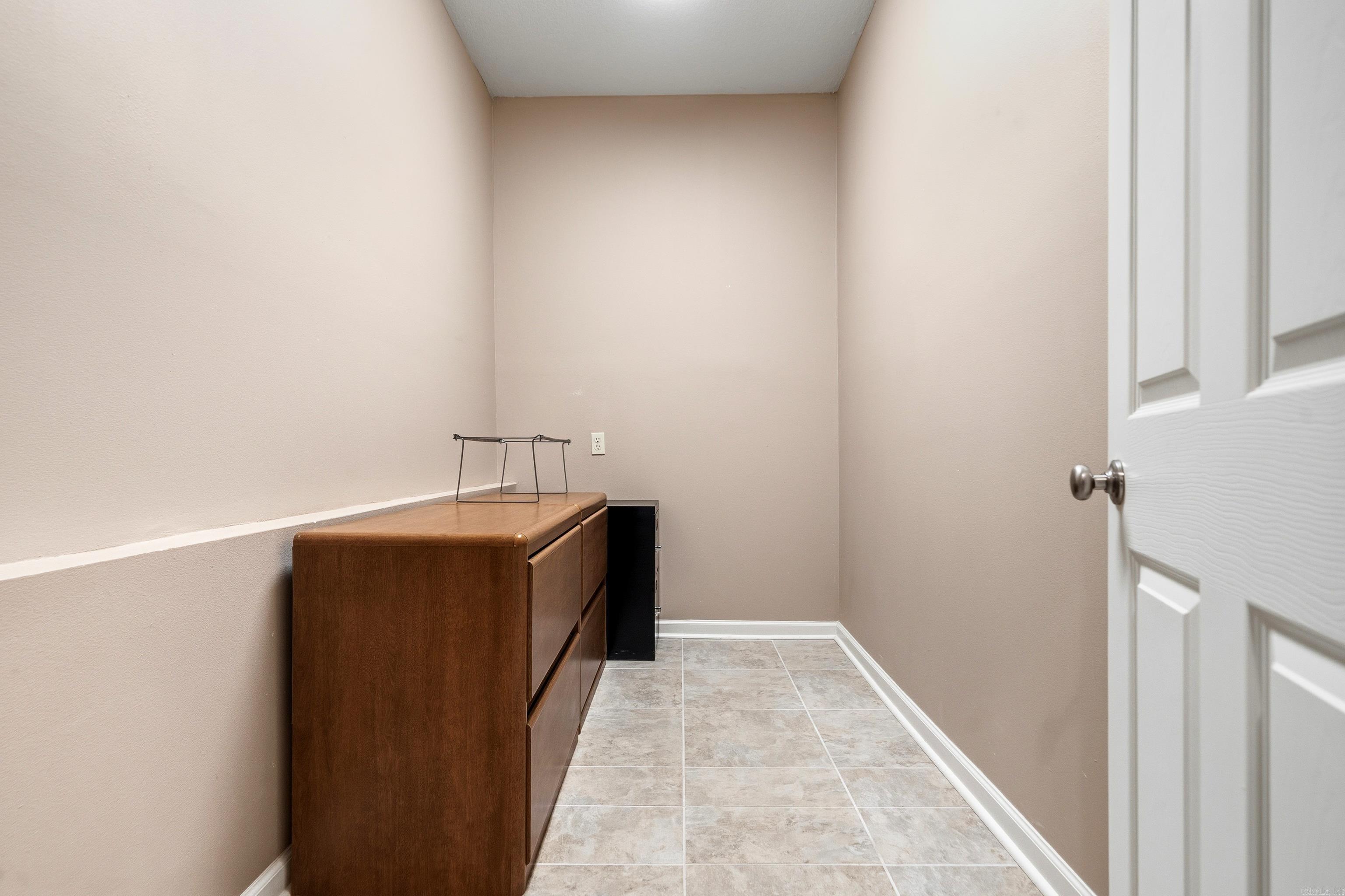 HUNTERS COVE - Residential