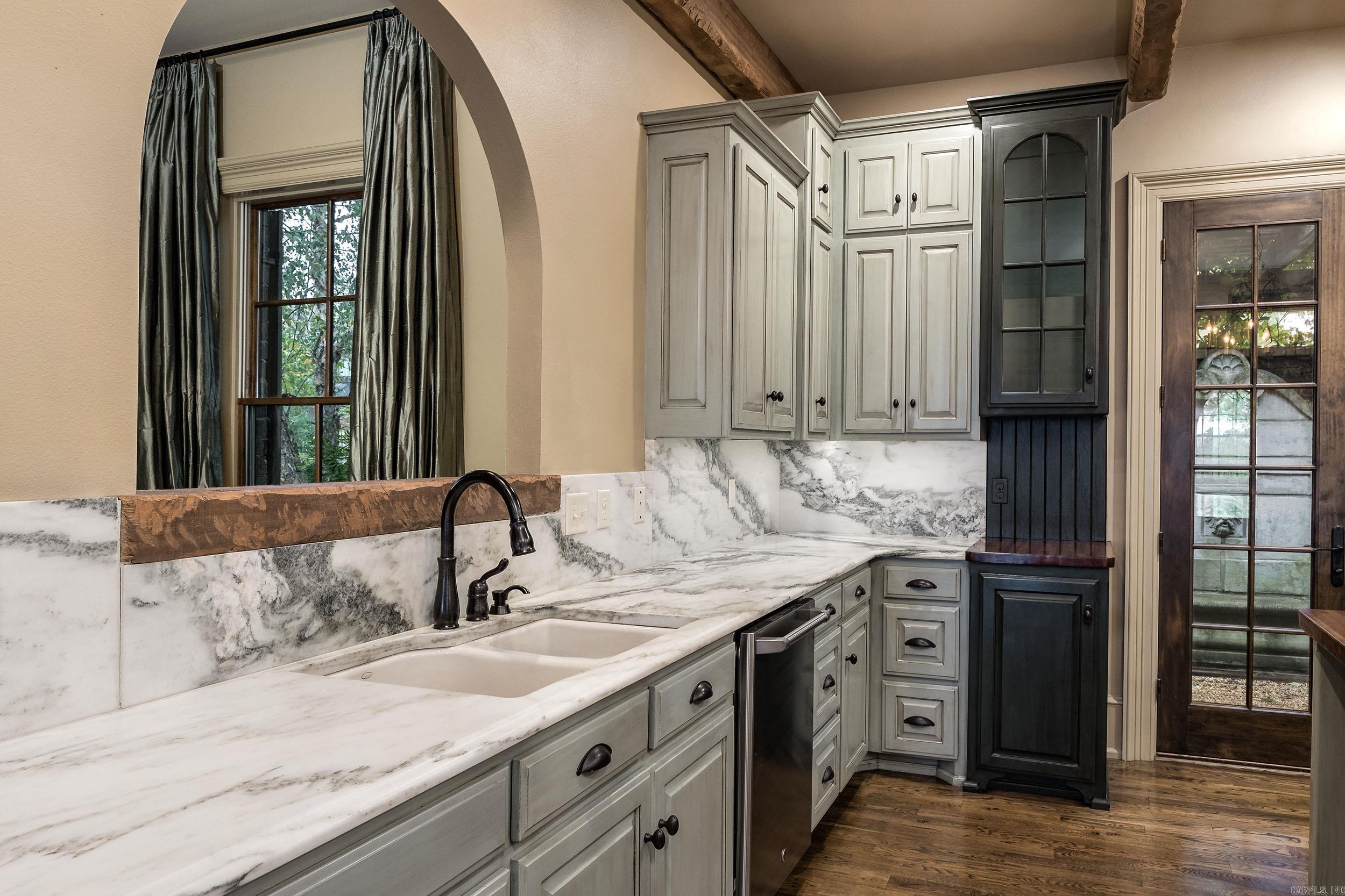 MOUNTAIN CREST ESTATES - Residential