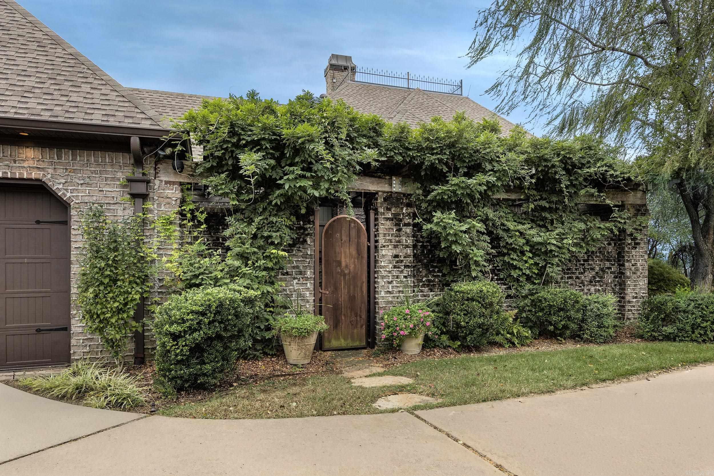 MOUNTAIN CREST ESTATES - Residential