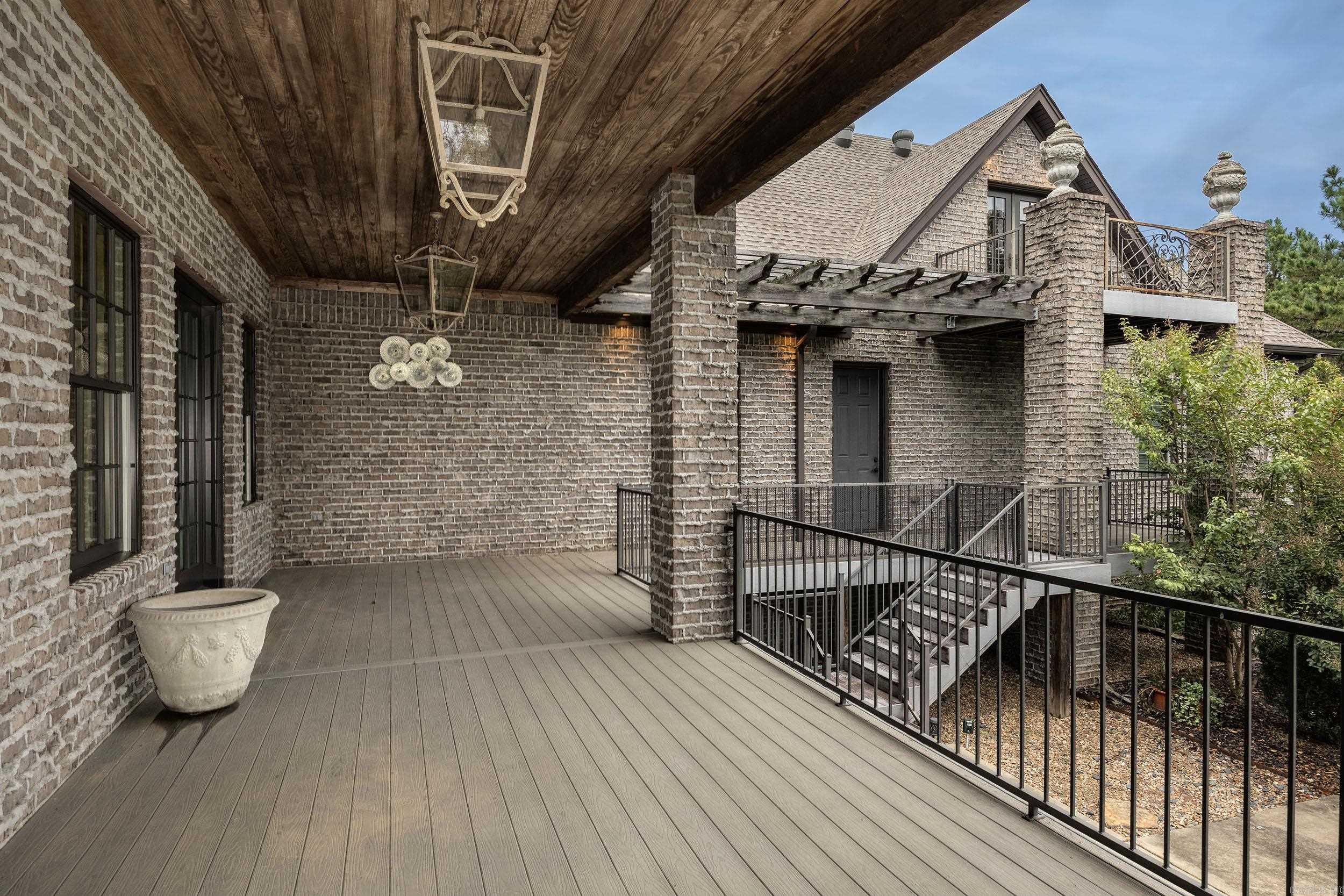 MOUNTAIN CREST ESTATES - Residential