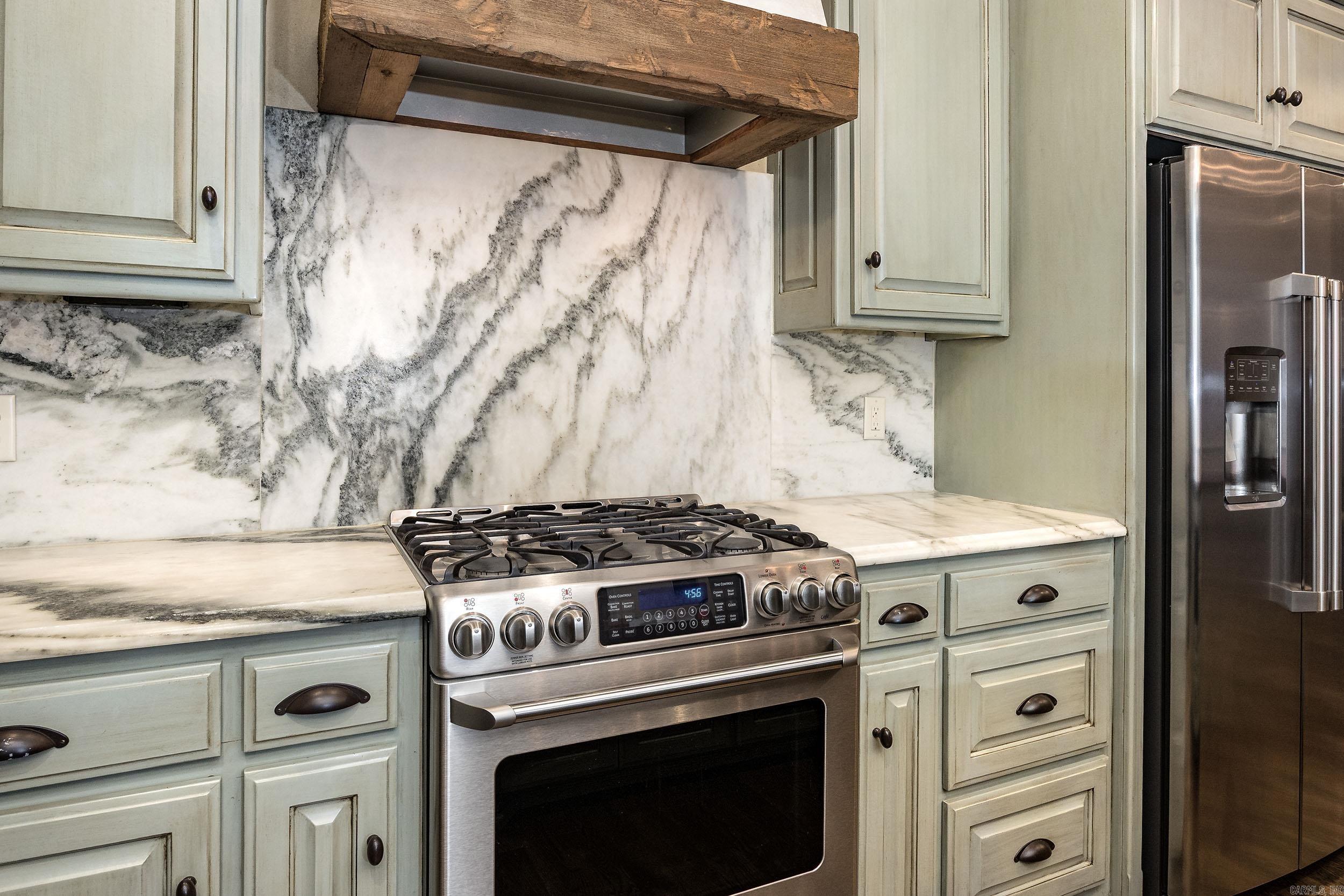 MOUNTAIN CREST ESTATES - Residential