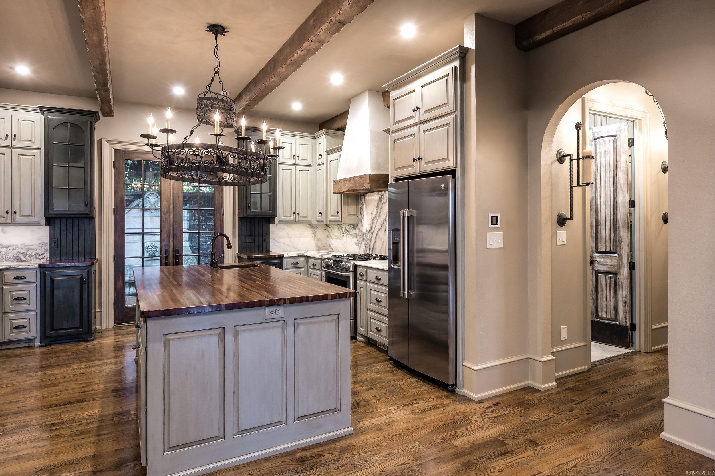 MOUNTAIN CREST ESTATES - Residential