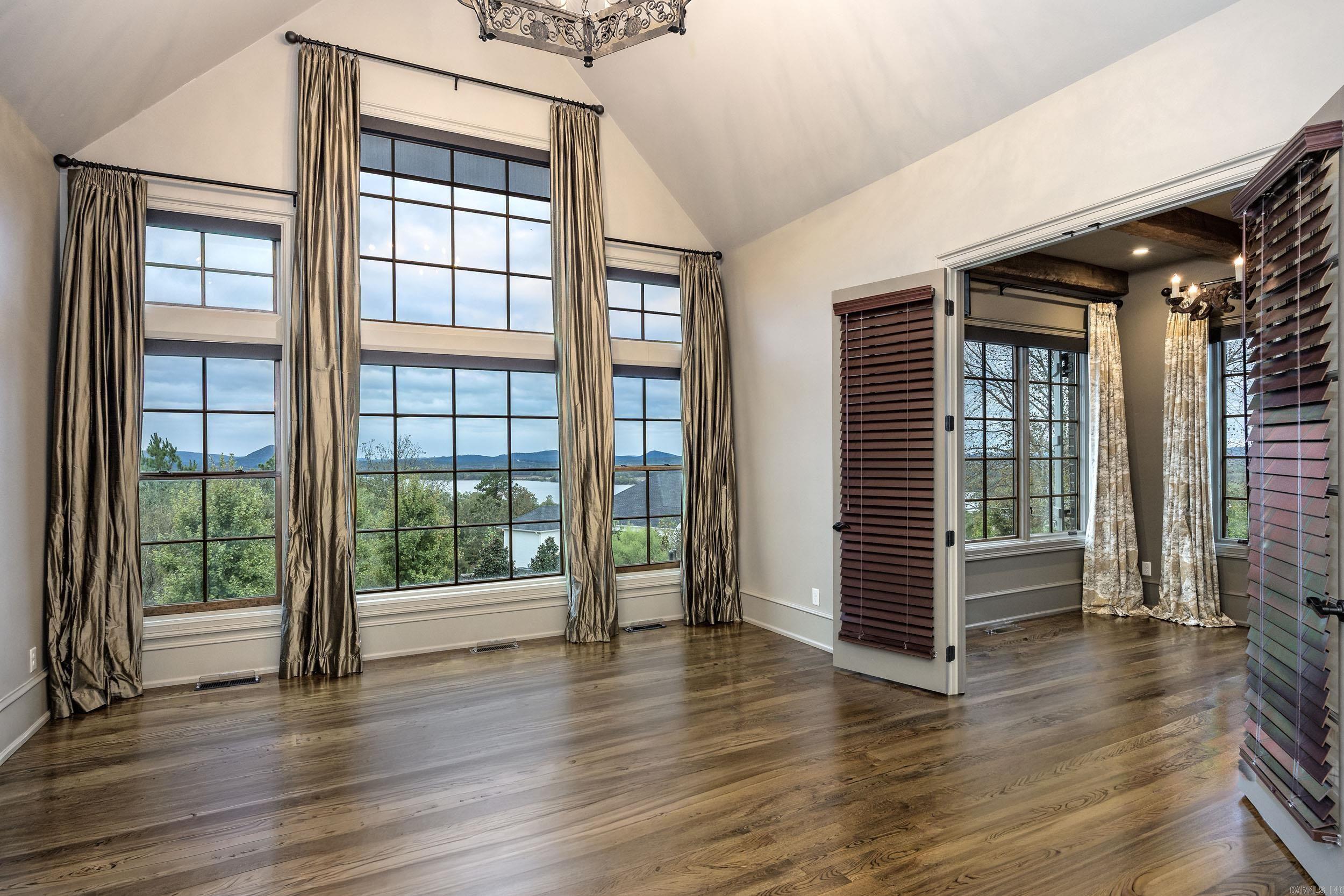 MOUNTAIN CREST ESTATES - Residential