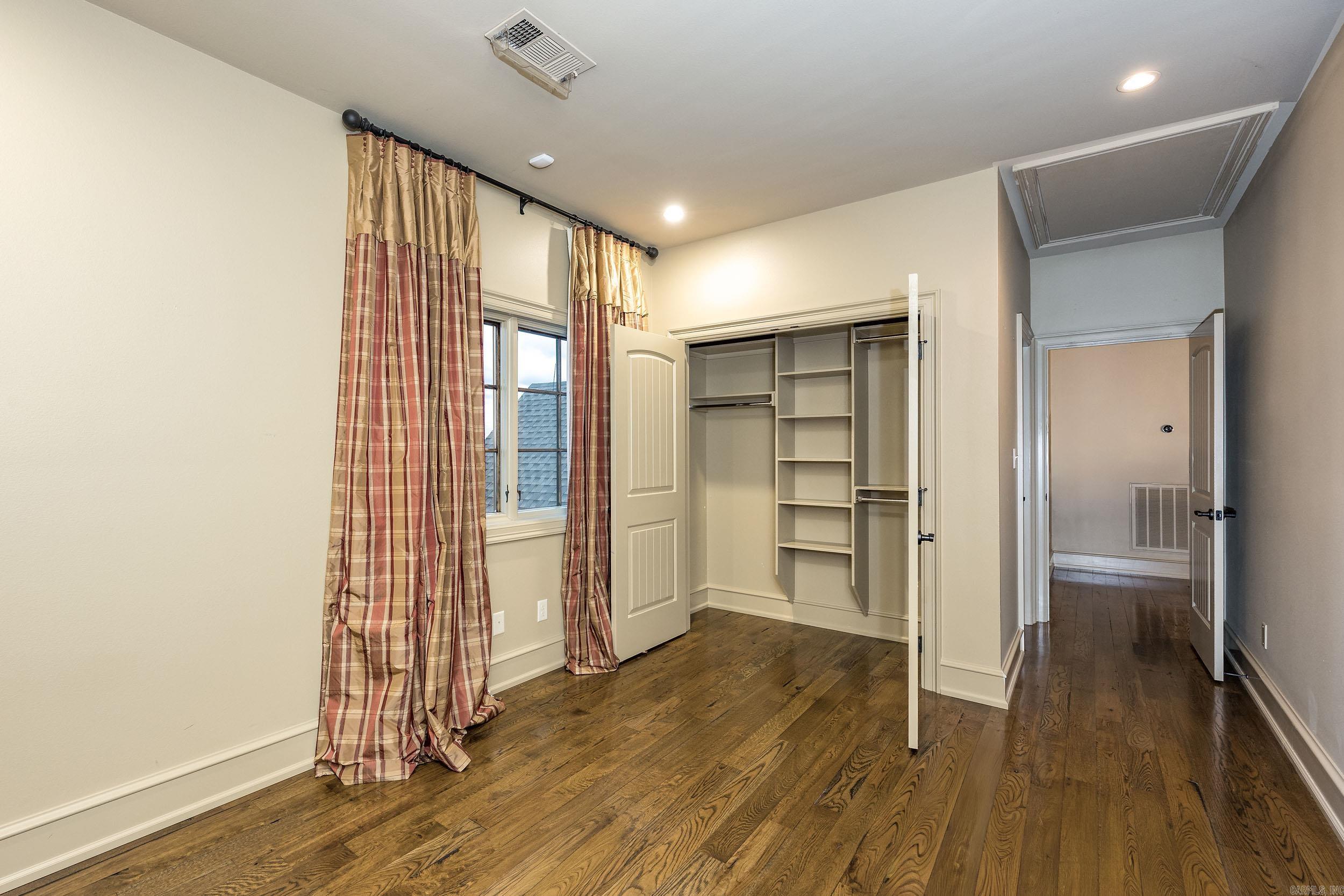 MOUNTAIN CREST ESTATES - Residential