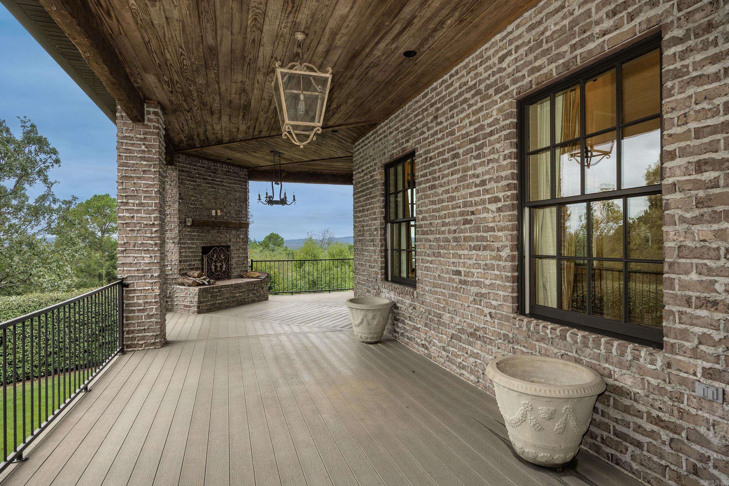 MOUNTAIN CREST ESTATES - Residential