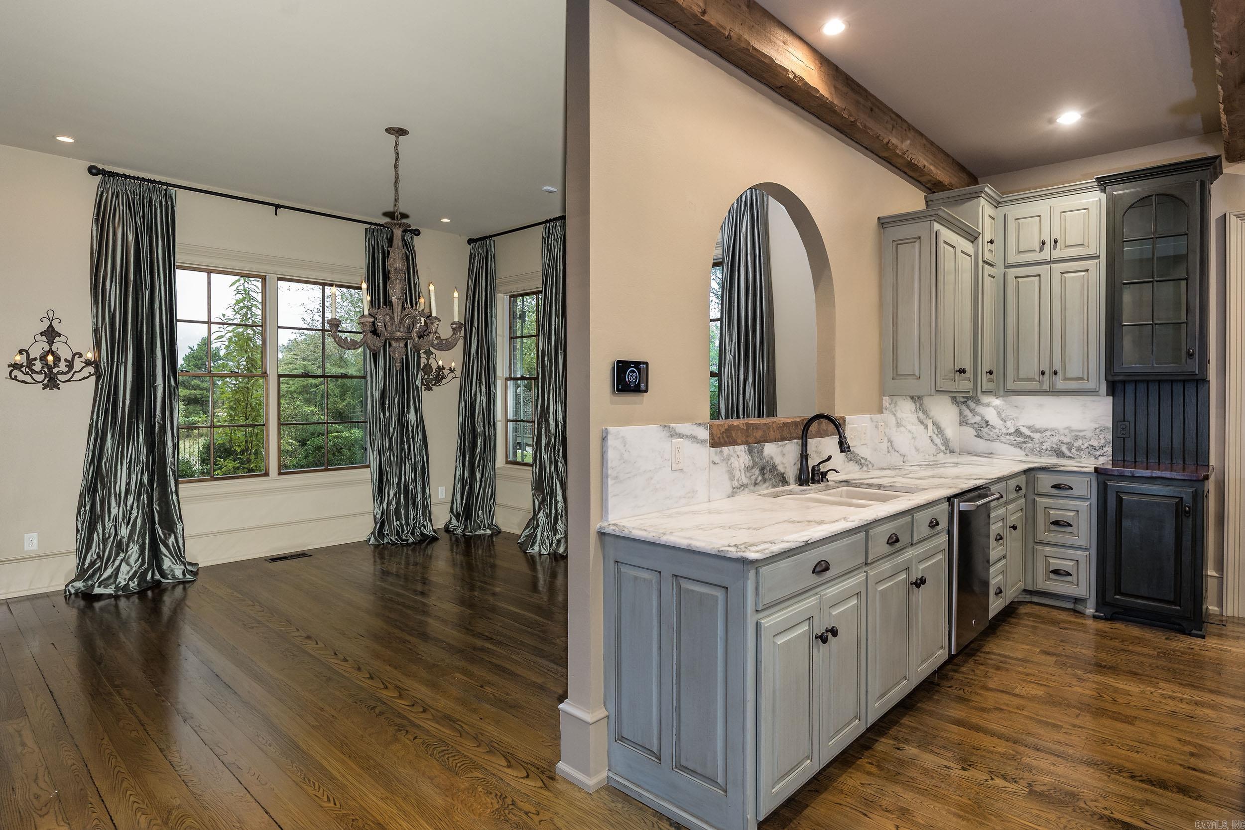 MOUNTAIN CREST ESTATES - Residential