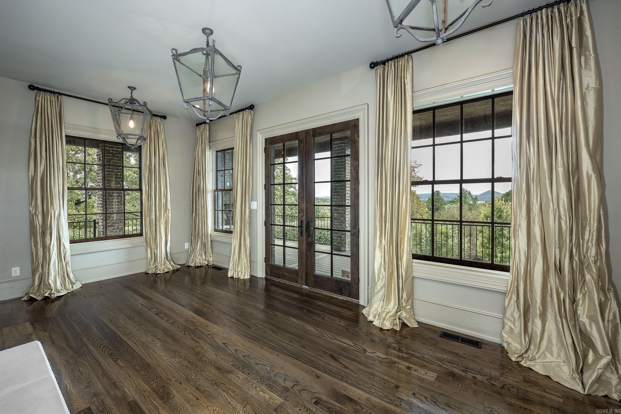 MOUNTAIN CREST ESTATES - Residential