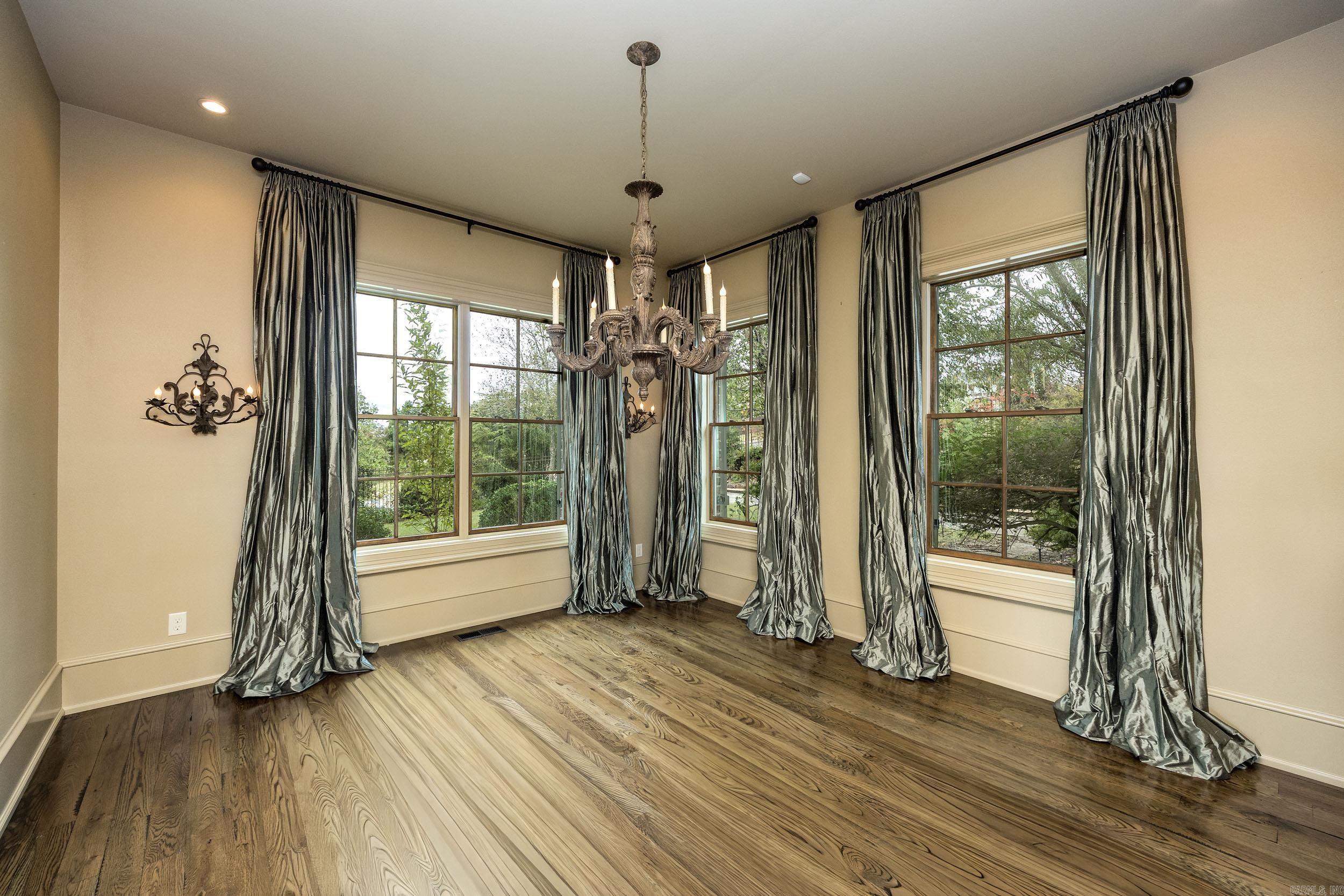 MOUNTAIN CREST ESTATES - Residential