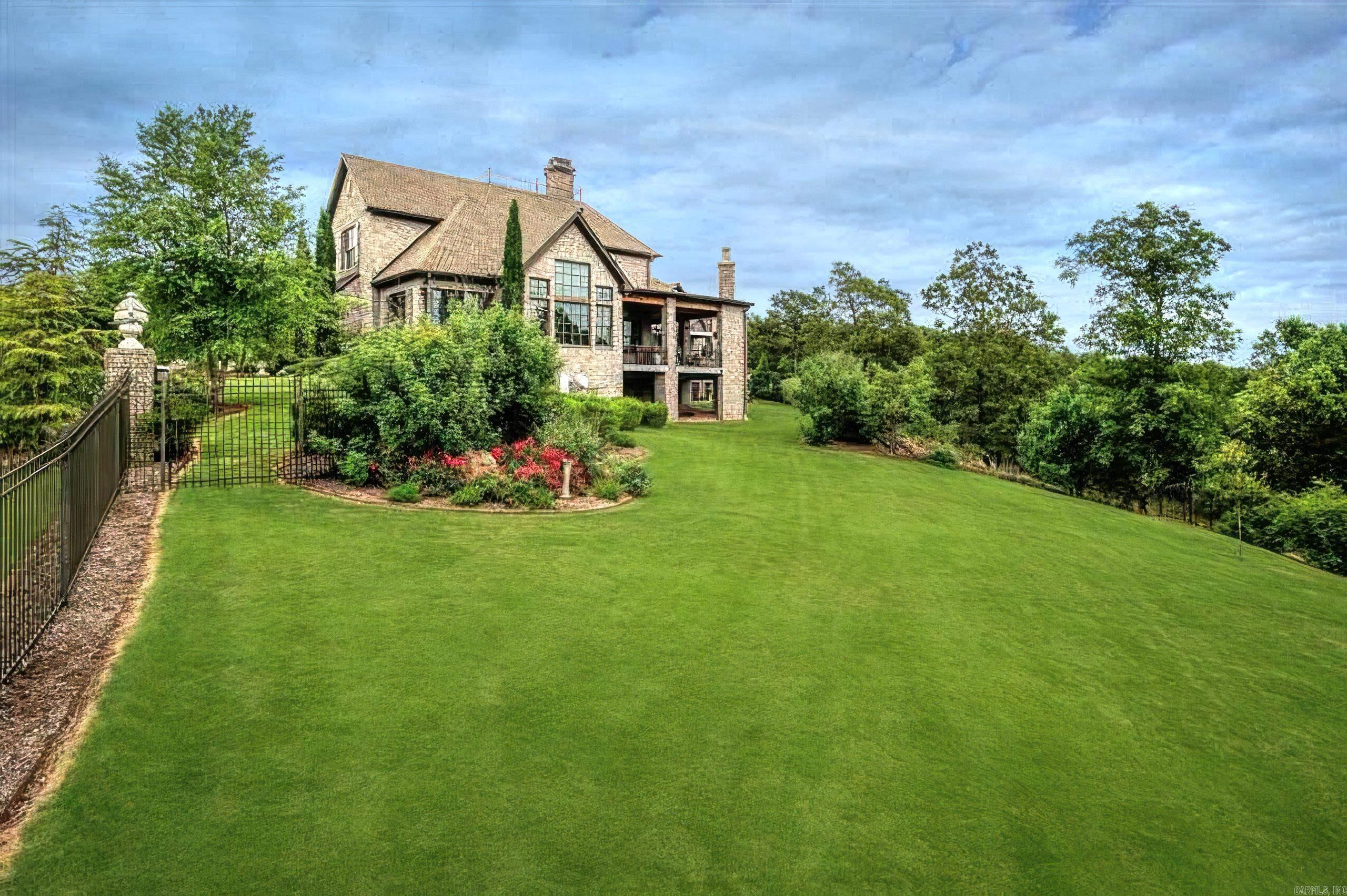 MOUNTAIN CREST ESTATES - Residential