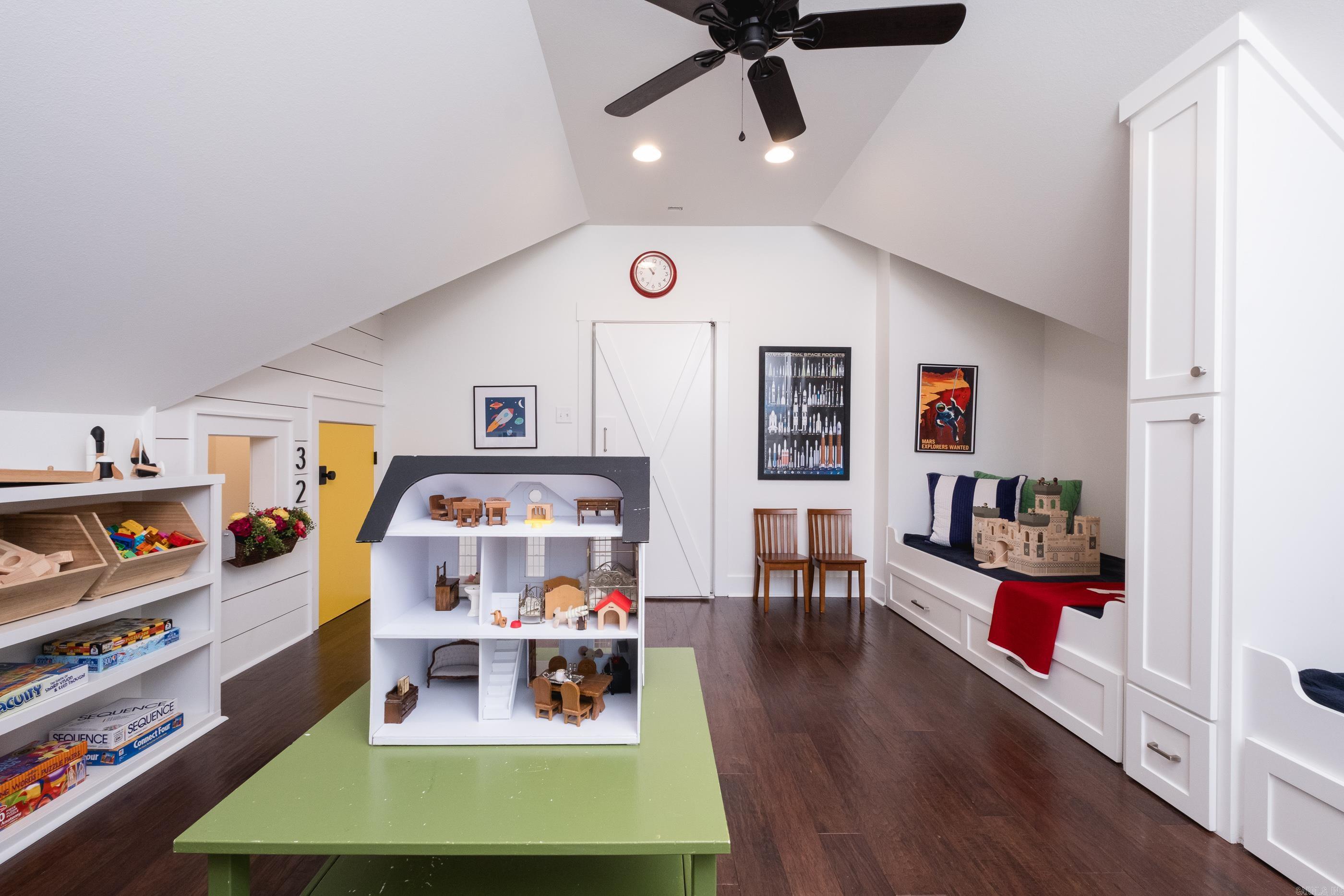 CHENAL VALLEY "ENSBURY PLACE" - Residential