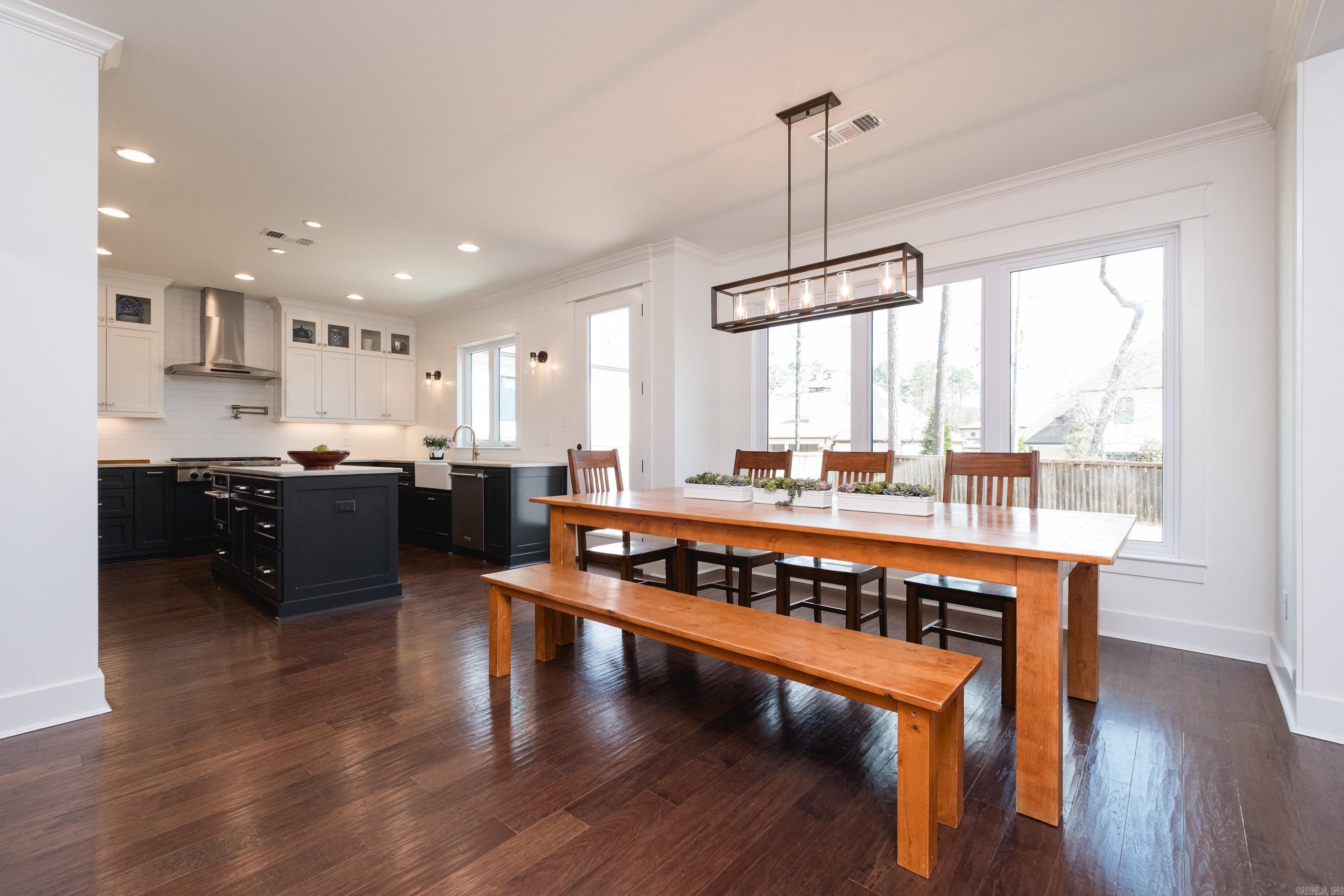 CHENAL VALLEY "ENSBURY PLACE" - Residential