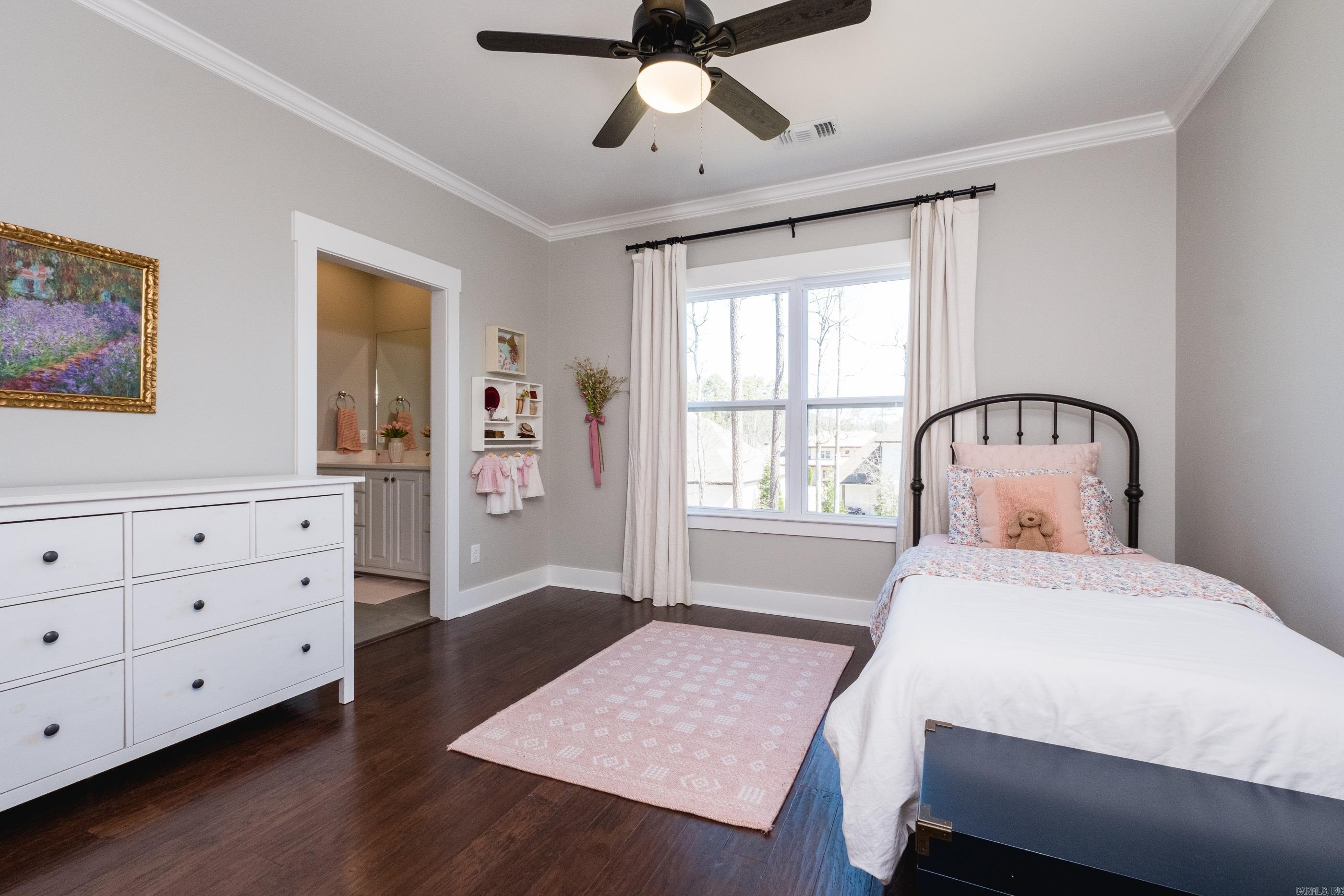 CHENAL VALLEY "ENSBURY PLACE" - Residential