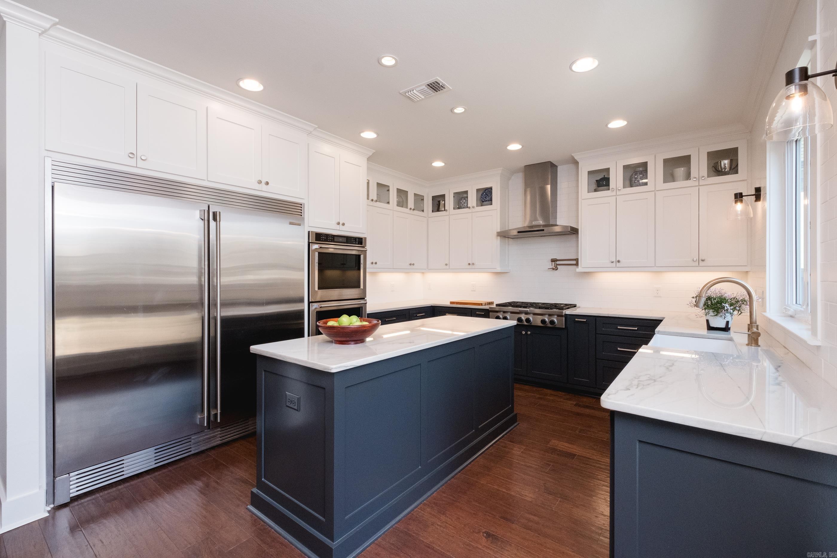 CHENAL VALLEY "ENSBURY PLACE" - Residential